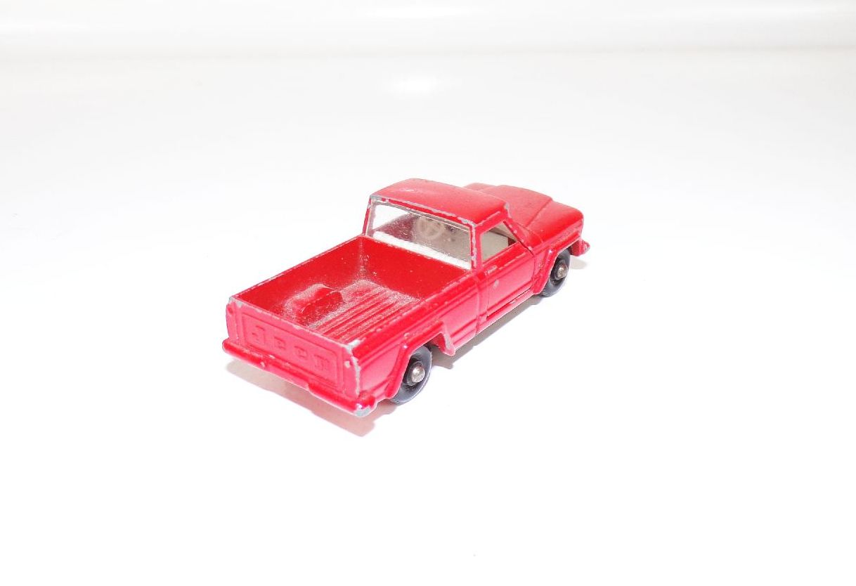 Lesney Modellauto Jeep Gladiator Rot Pickup 