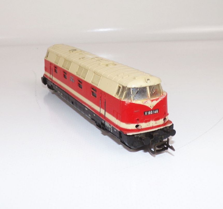 Zeuke TT Bahnen Diesellok V180 mit OVP Zeuke TT Bahnen Diesellok V180 mit OVP
