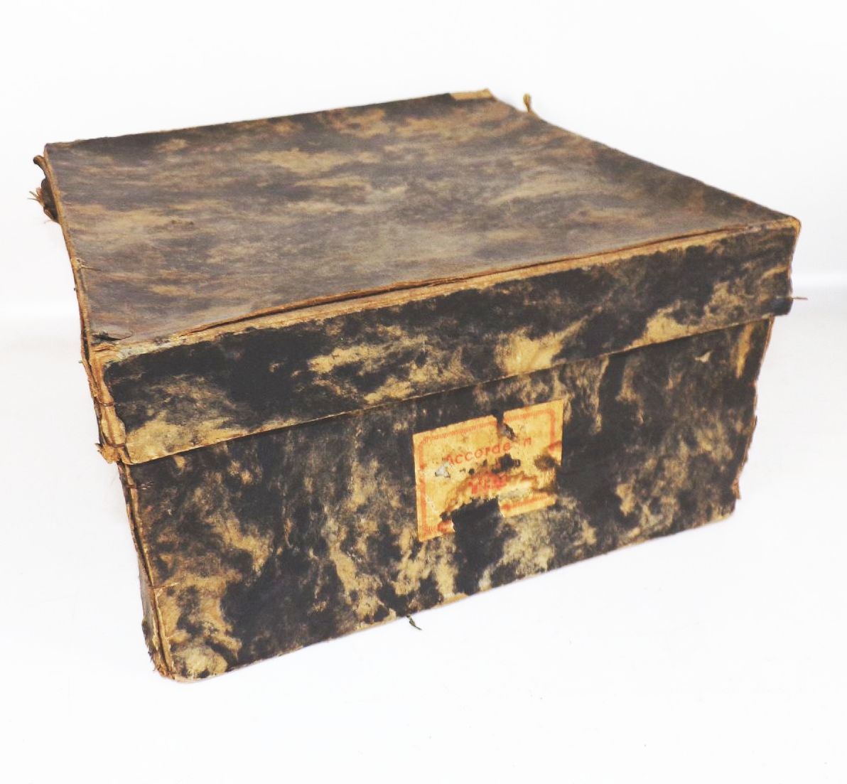 Altes Akkordeon Paul Fischer Klingenthal Originalkarton Altes Akkordeon Paul Fischer Klingenthal Originalkarton