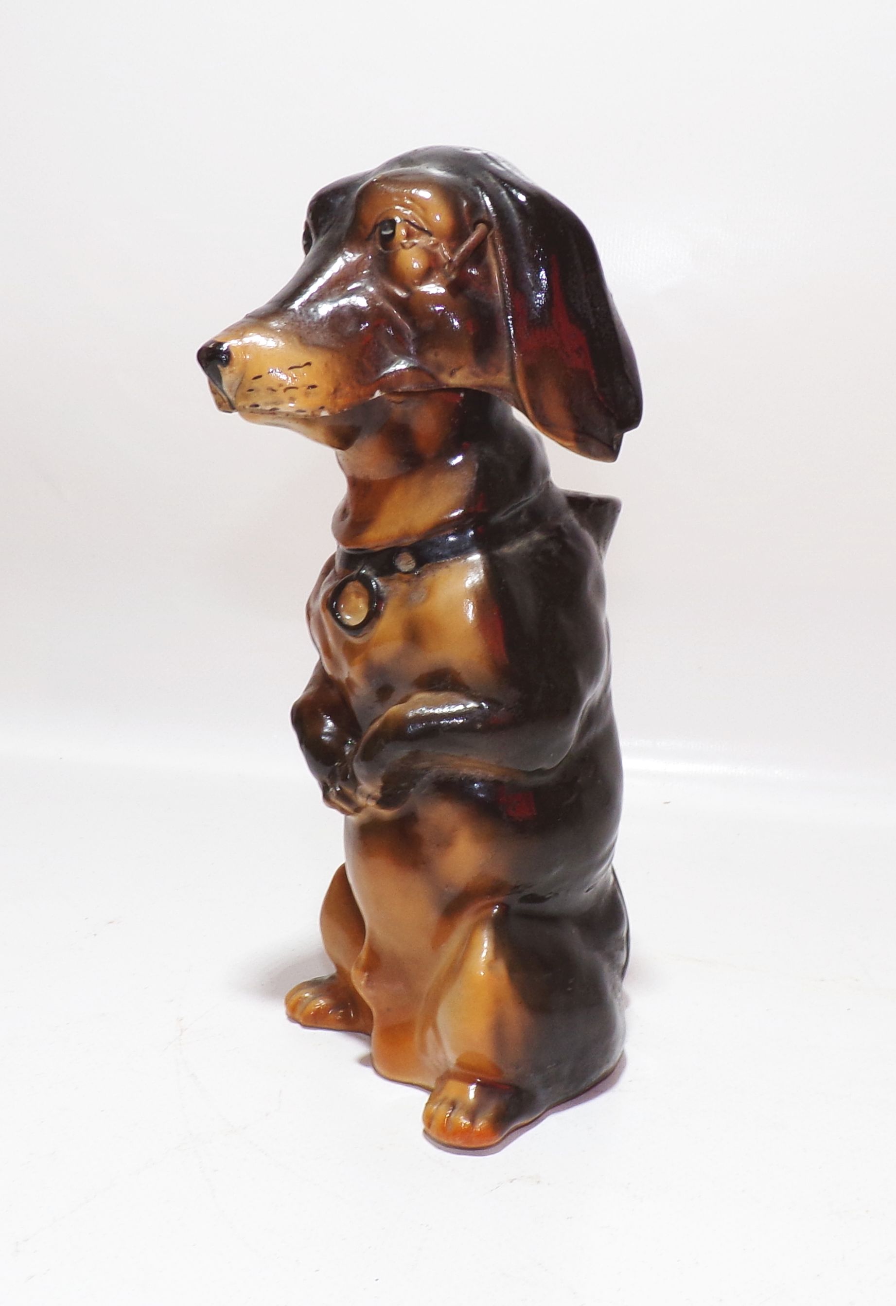 Alte Figurenkanne Dackel Dachshund Teckel Likör Flasche Ausgießer DRGM
