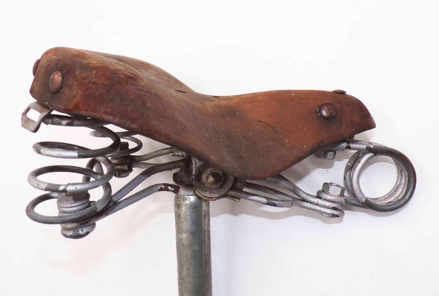 Alter Fahrradsattel Feder Sattel Oldtimer Alter Fahrradsattel Feder Sattel Oldtimer