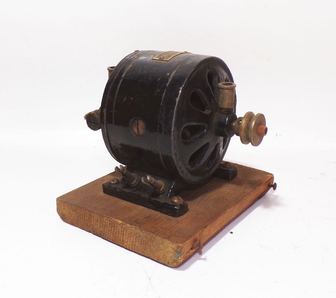 Alter Elektromotor 220 Volt Antrieb Transmission Spielzeug Motor 