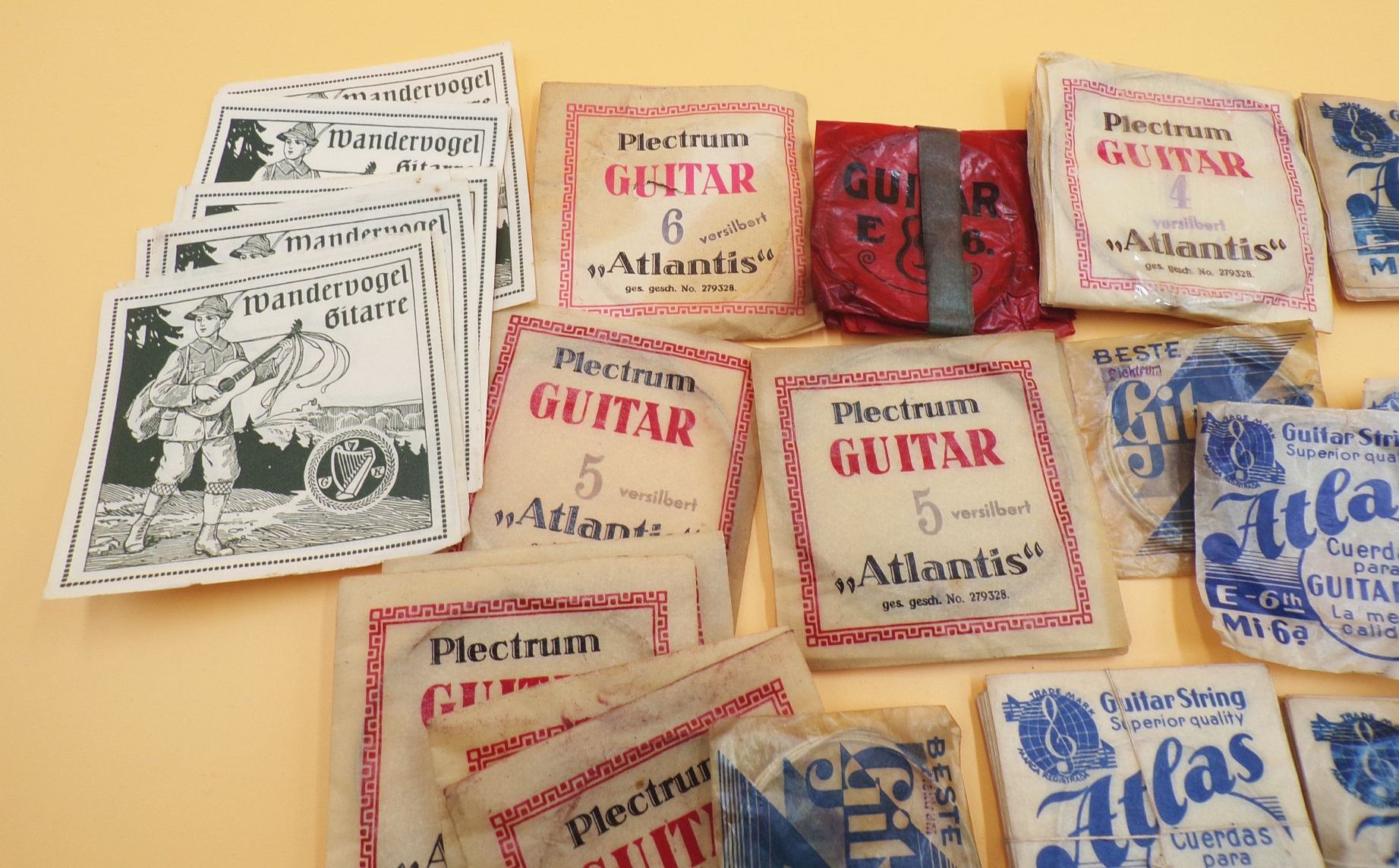 Konvolut alter Gitarrensaiten Etiketten Wandervogel Gitarre Sammler 