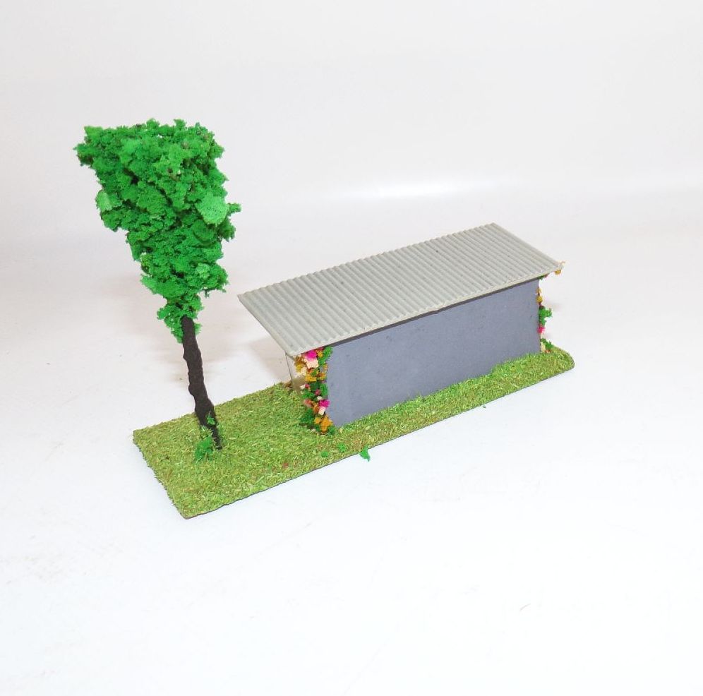 Temos Wartehalle Modell H0 mit Originalkarton