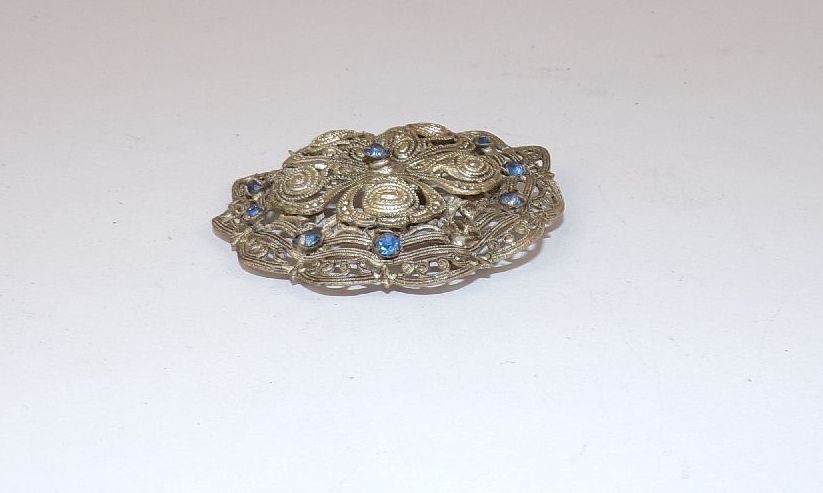 Alter filigraner Anstecker Blau Stein Vintage Modeschmuck Rund 