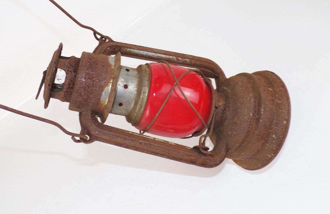 Petroleumlampe Bat 159 Rot alte Sturmlaterne Petroleumlampe Bat 159 Rot alte Sturmlaterne