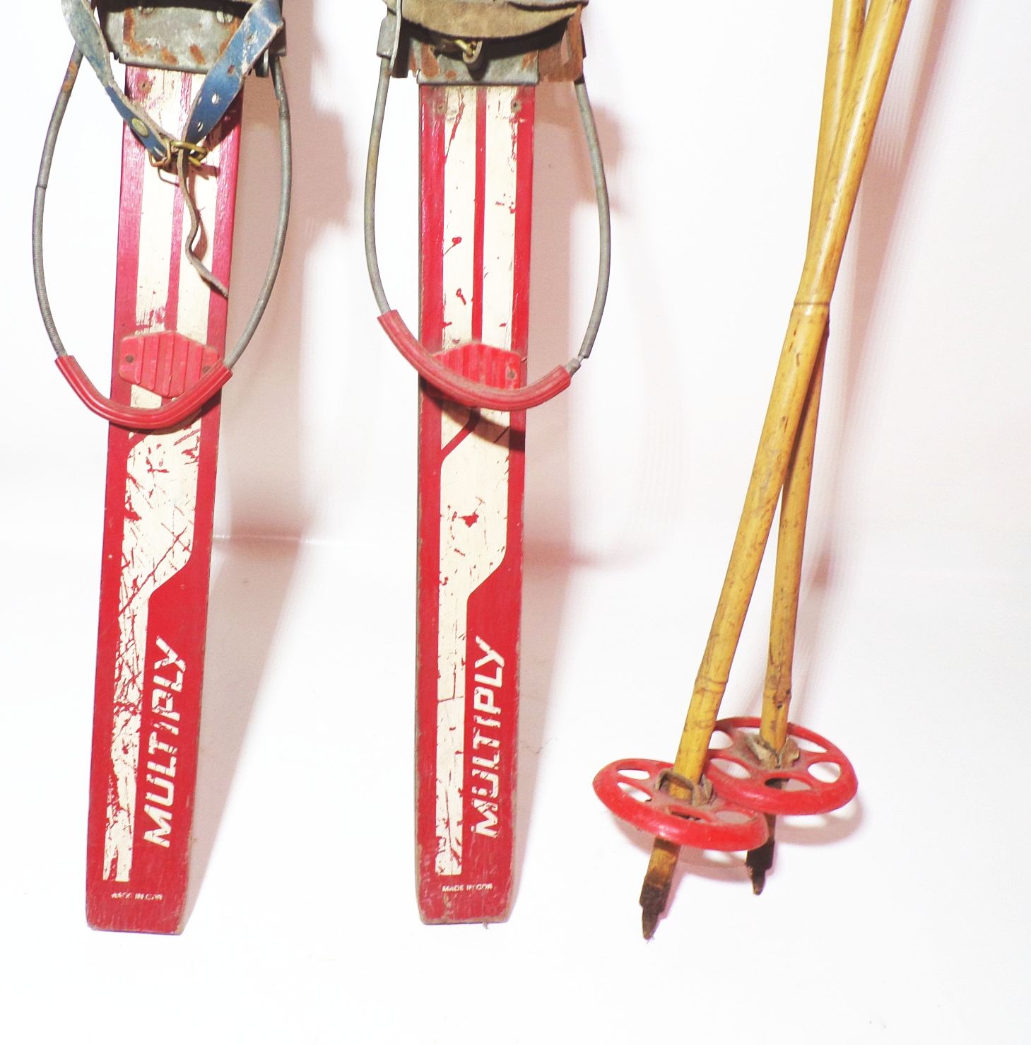 Germina Multiply Kinderski Skier DDR Ski Rot mit Skistöcken