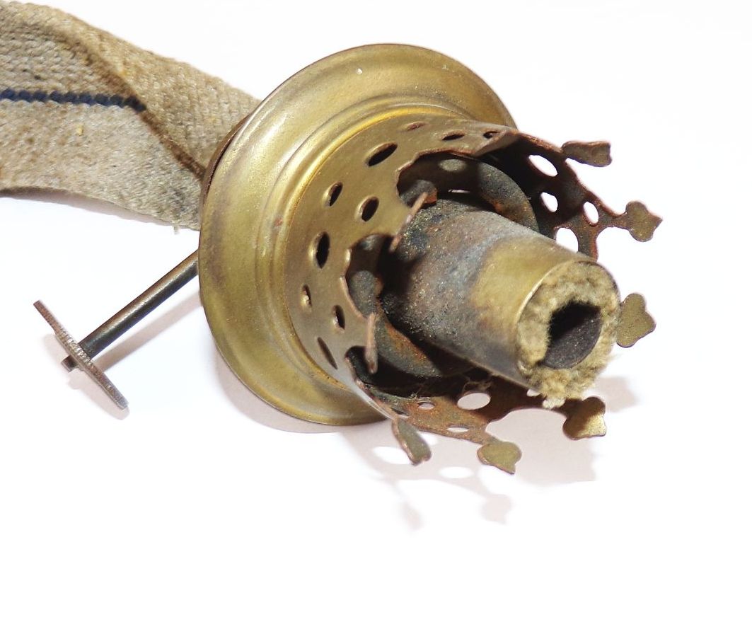 Alter Brenner für Petroleumlampe Messing Ersatzteil 