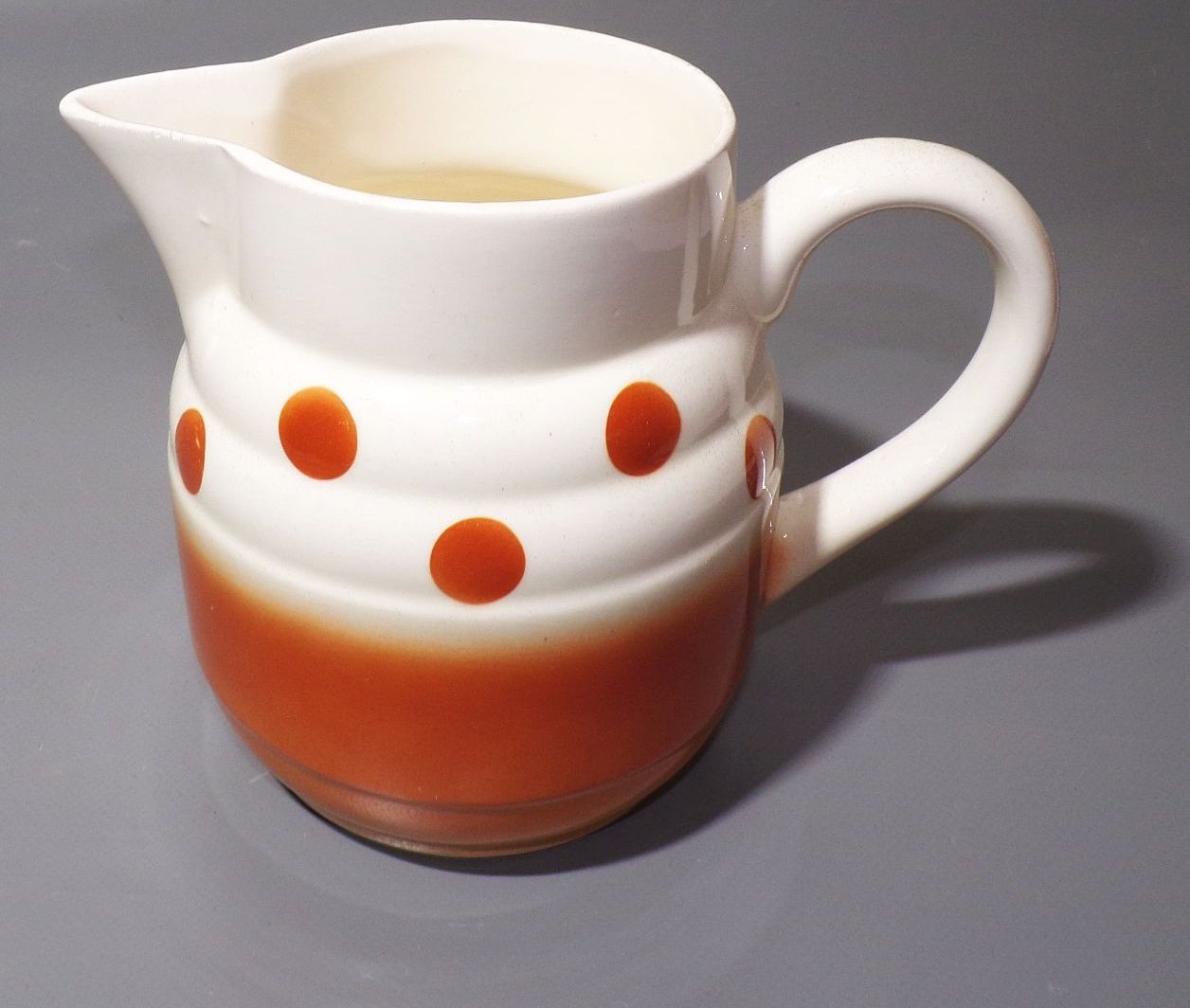 Alter Krug Annaburg Spritzdekor braune Punkte Vintage