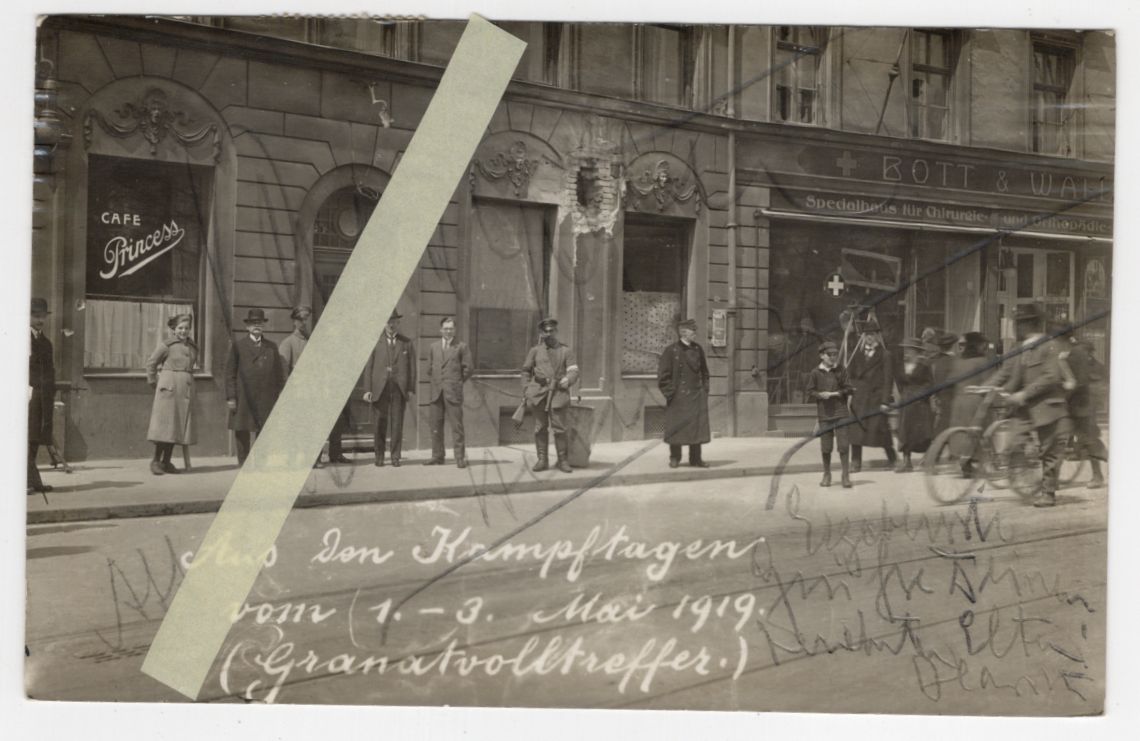 Foto Ak München Granat Volltreffer Kämpfe 1919 Spartakusaufstand Revolution 