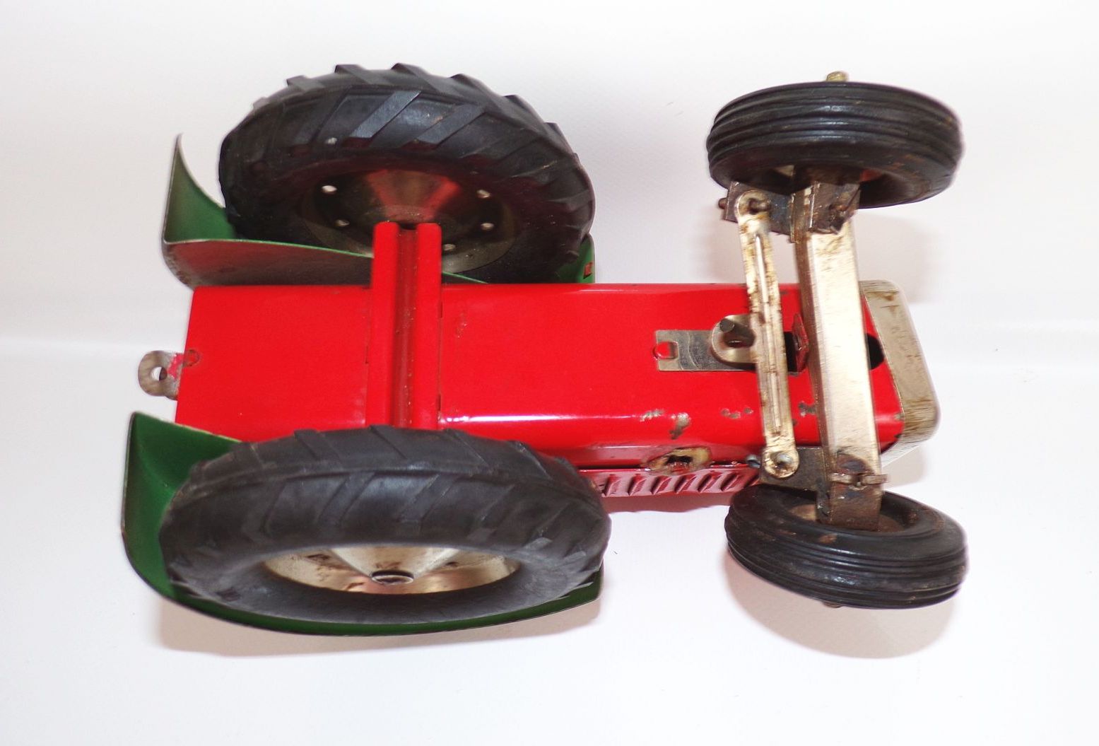 Alter Traktor Trecker mit Anhänger Blechspielzeug um 1950