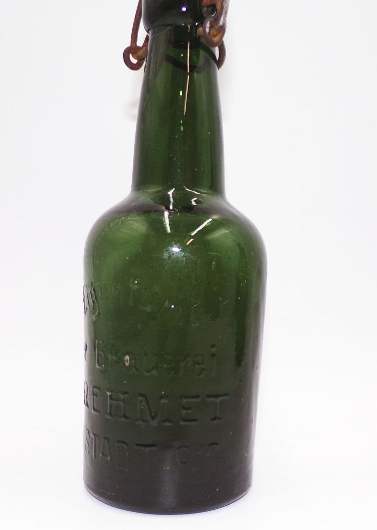 Alte Bierflasche Brauerei Rehmet Neustadt Oberschlesien mit Verschluss Alte Bierflasche Brauerei Rehmet Neustadt Oberschlesien mit Verschluss