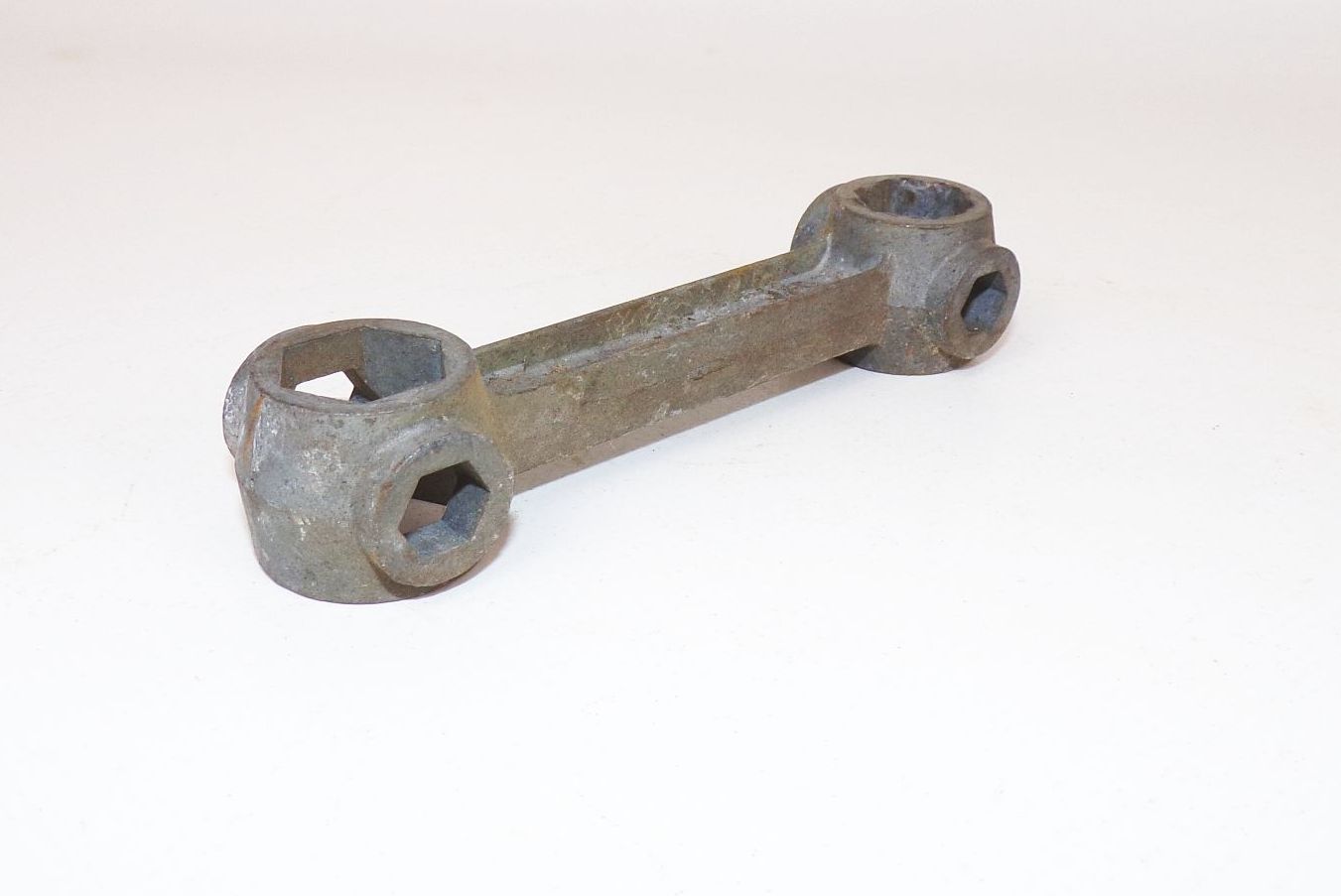 DDR Knochenschlüssel Sechskant Schlüssel Fahrrad 8 Loch Bordwerkzeug