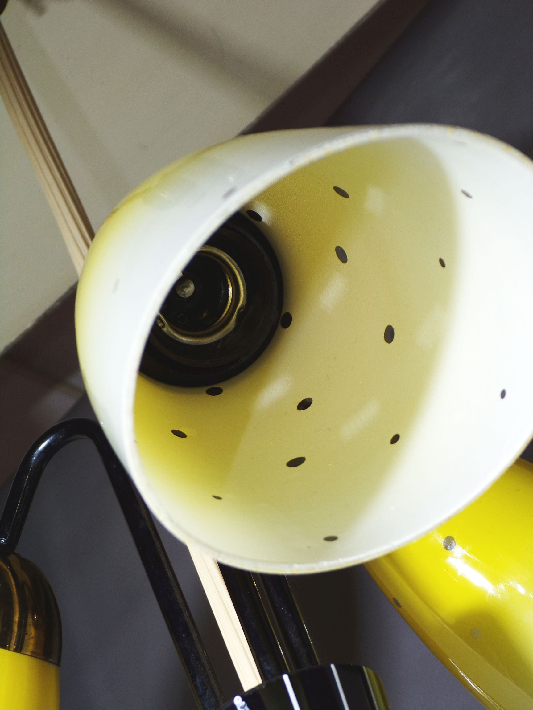 Alte Deckenlampe 3flamig Gelb E27 Rockabilly Leuchte Tütenlampe