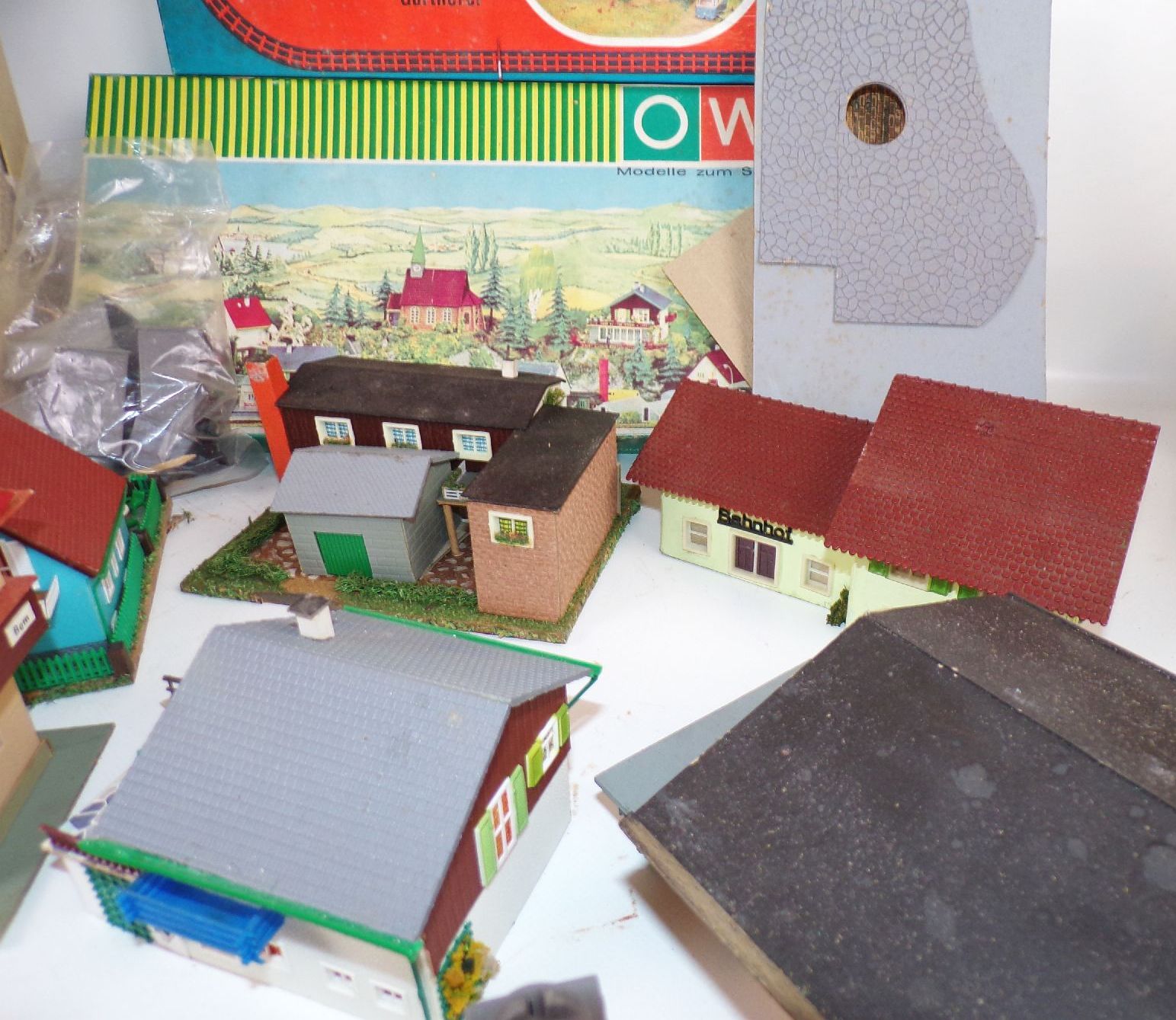 Konvolut H0 Modellbau Häuser Streumaterial Loks Bastlermaterial