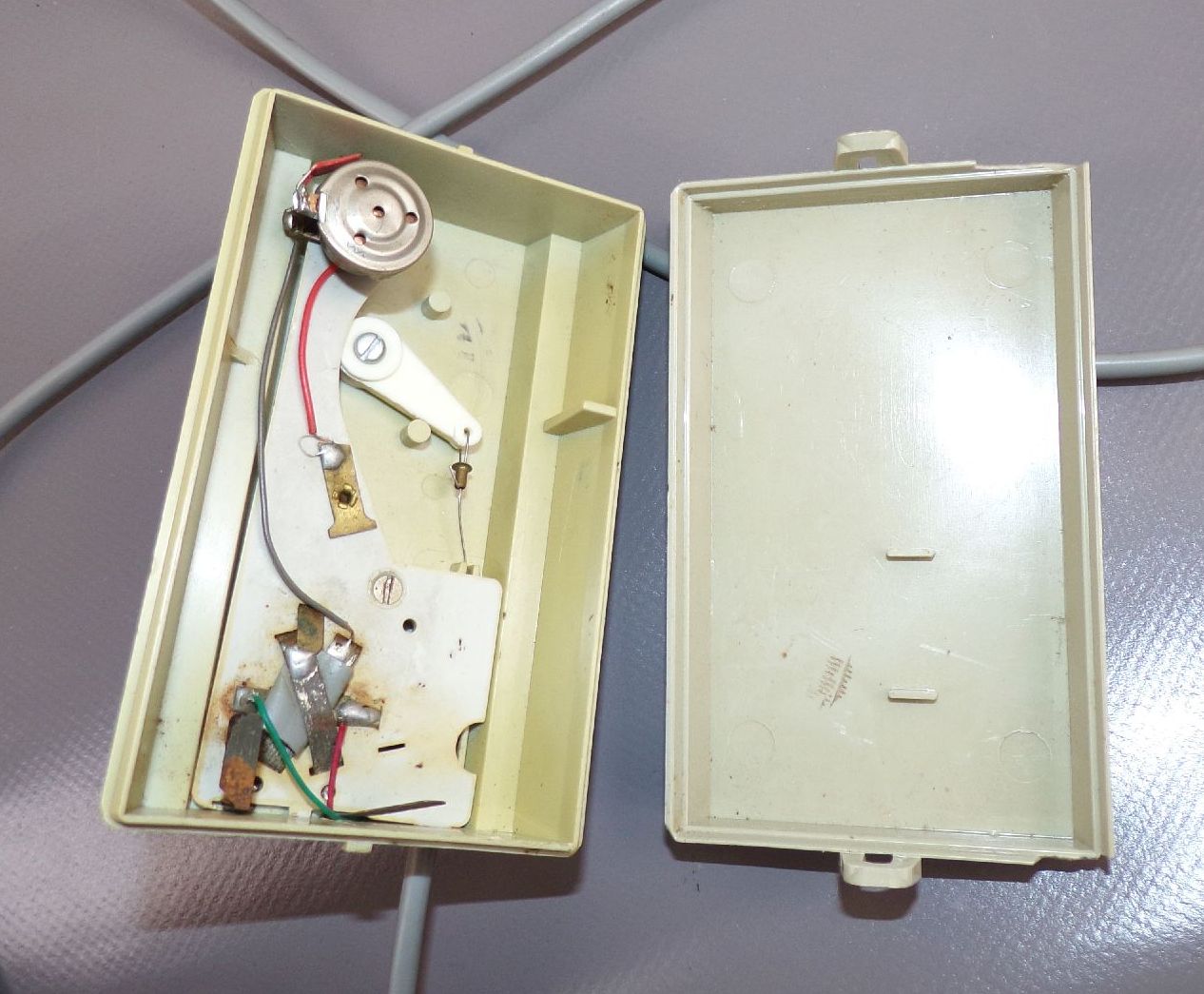 DDR Ferrari Fernlenkauto Rot Sportwagen