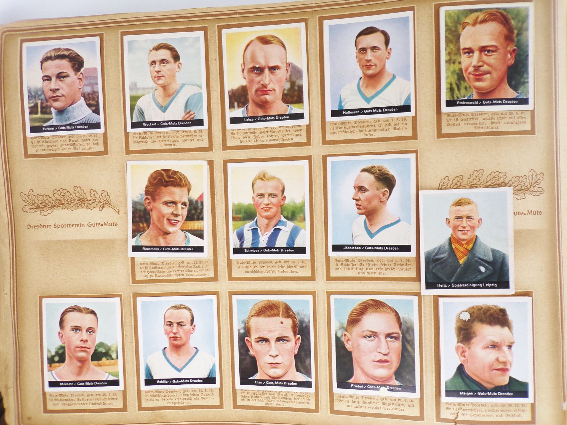 Hinein Fußball Sammelbilderalbum Cigarettenfabrik Müller Dresden um 1930 Hinein Fußball Sammelbilderalbum Cigarettenfabrik Müller Dresden um 1930
