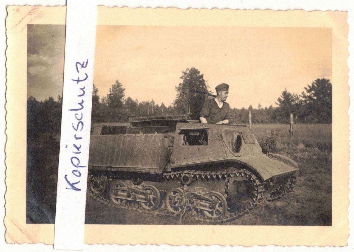 Foto kleiner Panzer wohl Sdkfz Beutepanzer 2 Wk WW2 