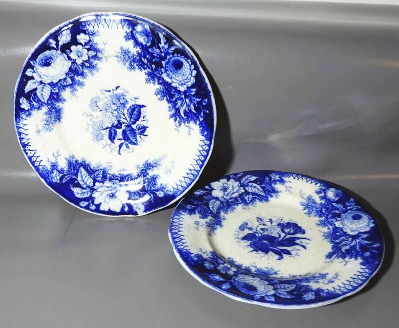 Villeroy Boch Jardiniere 2 Speiseteller Blau Blumen alte Steingut Teller