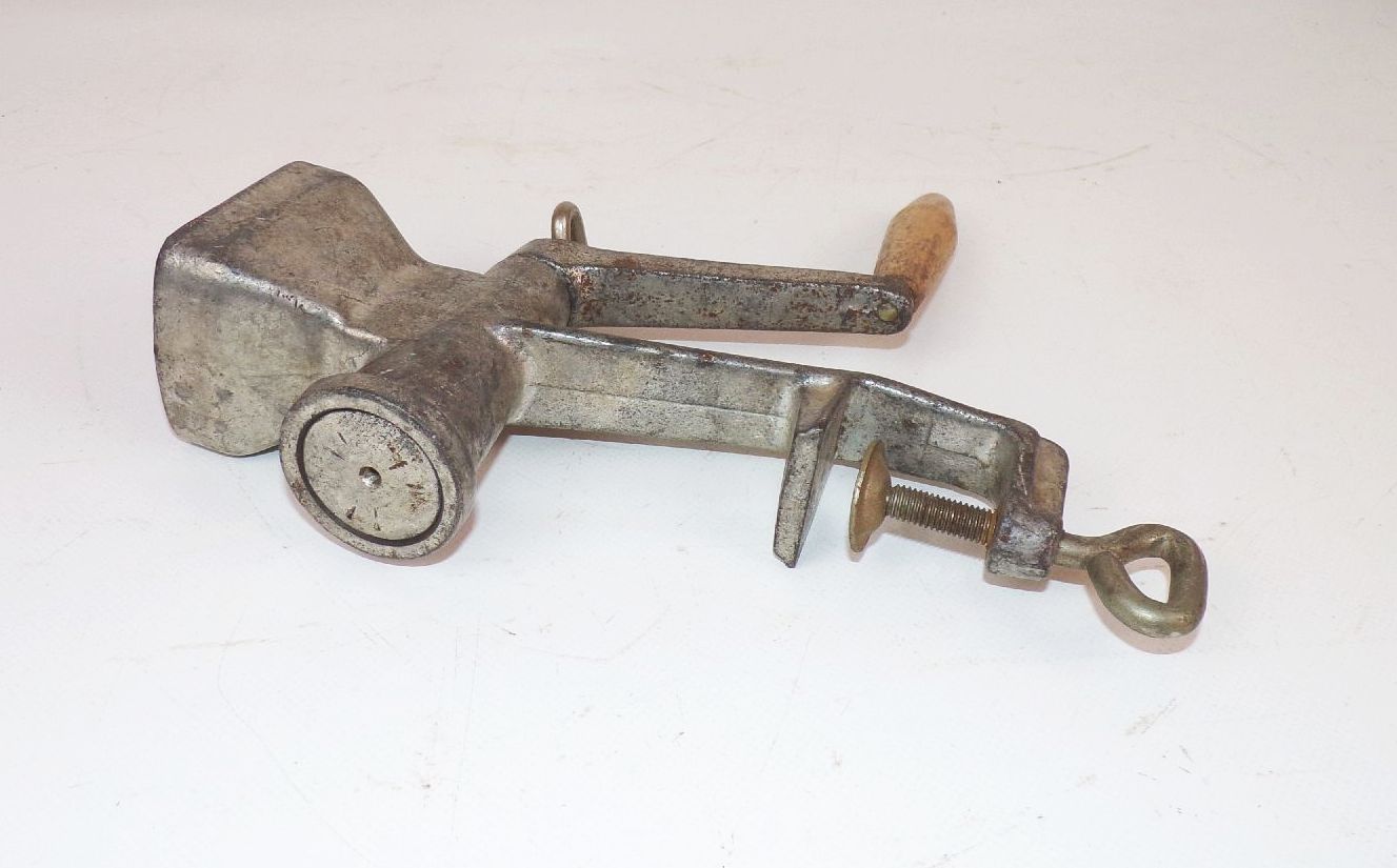 DDR Mohnmühle Küchenhelfer Gewürzmühle vintage