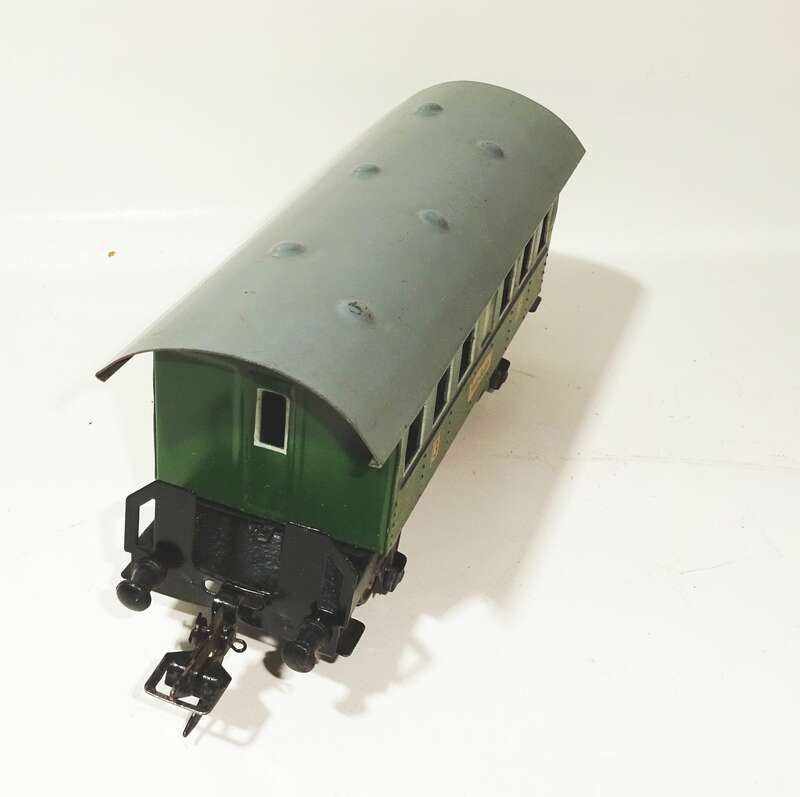 Zeuke Bahnen Personenwagen Spur 0 Blech 