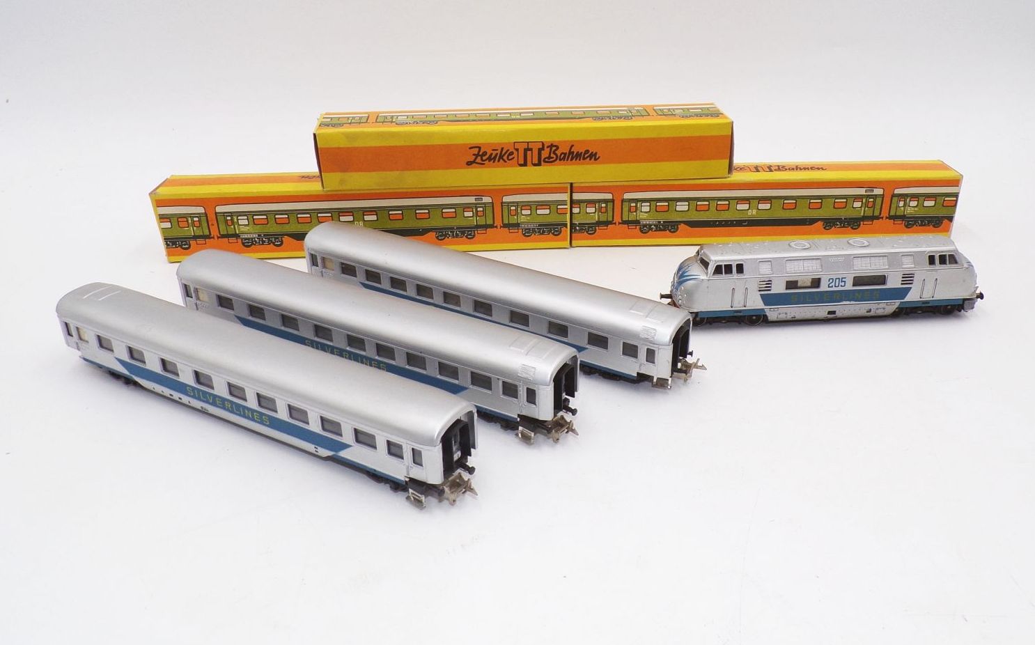 Zeuke TT Diesellok Silverlines 205 Lok und 3 Wagen 