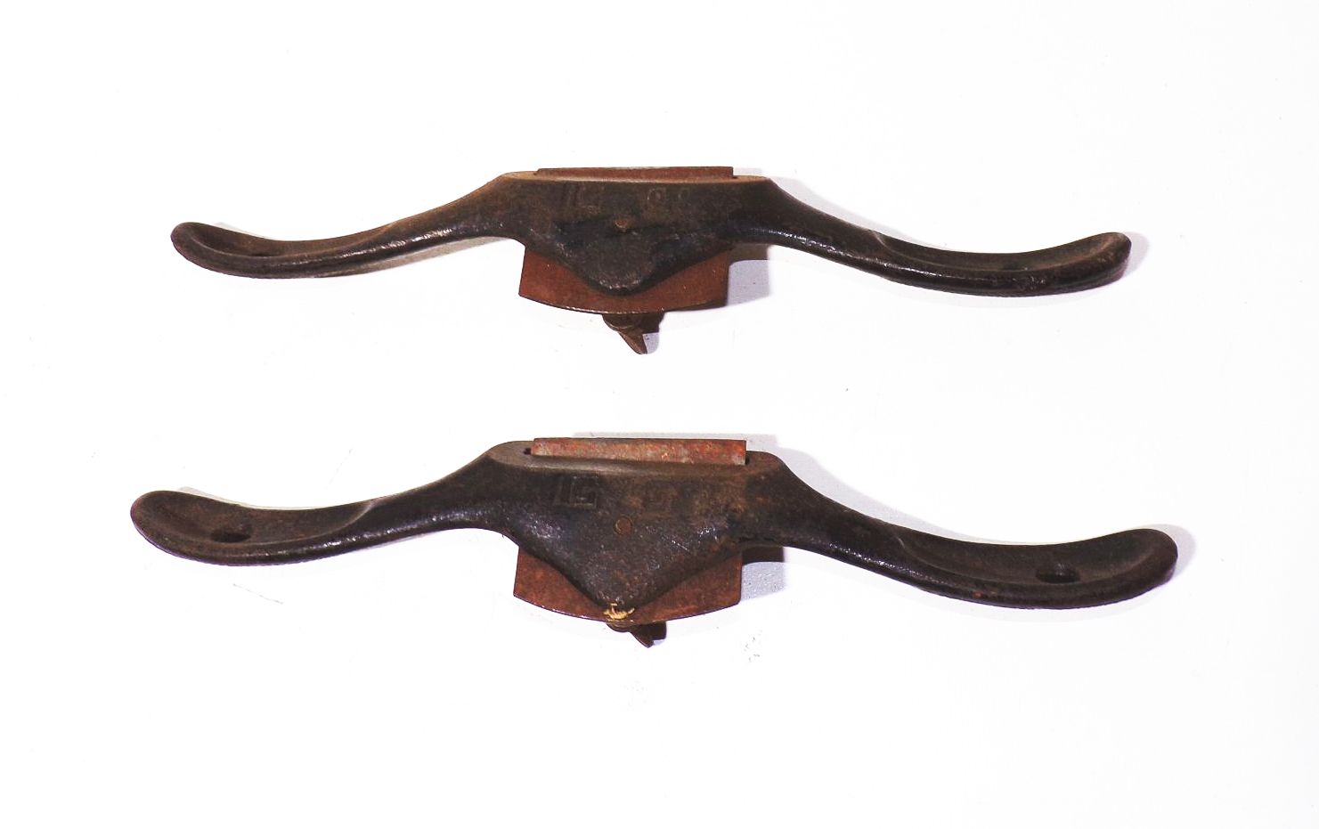 Alter Ziehhobel 2 Stück Zieheisen Zimmermann Schäleisen Werkzeug