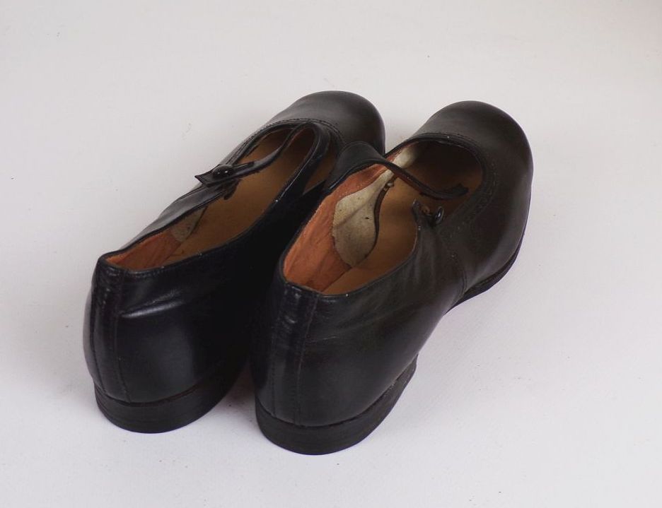 Alte Spangenschuhe Mädchen Schuhe Größe 33 Leder NOS vintage 