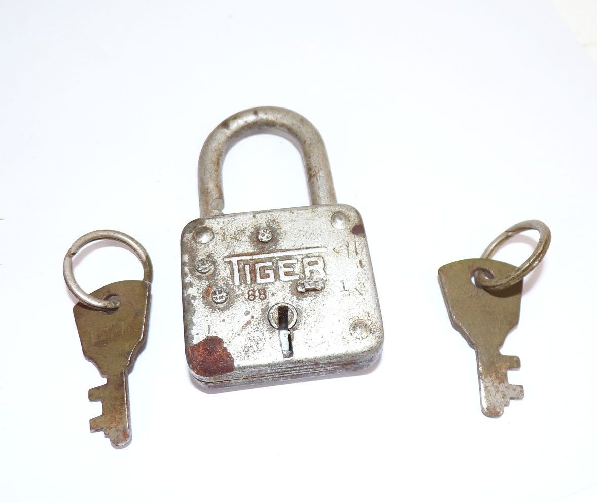 Altes Vorhängeschloss Tiger mit 2 Schlüsseln vintage