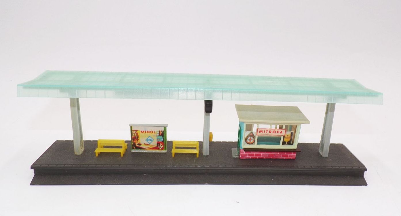 Vero Modell Bahnsteig im Originalkarton DDR