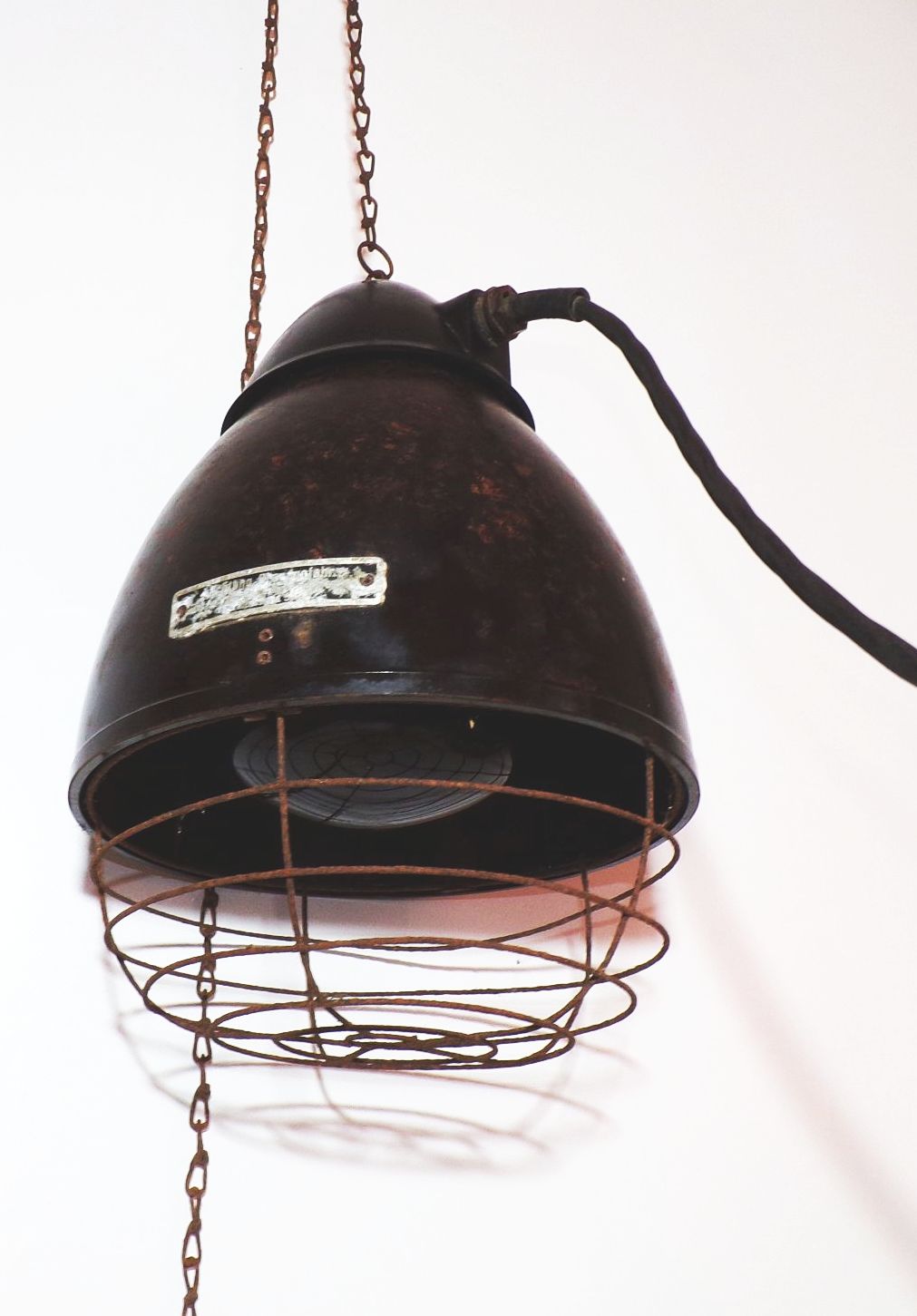 Alte Wärmelampe Strahler Bakelit Gitter Stalllampe industriedesign