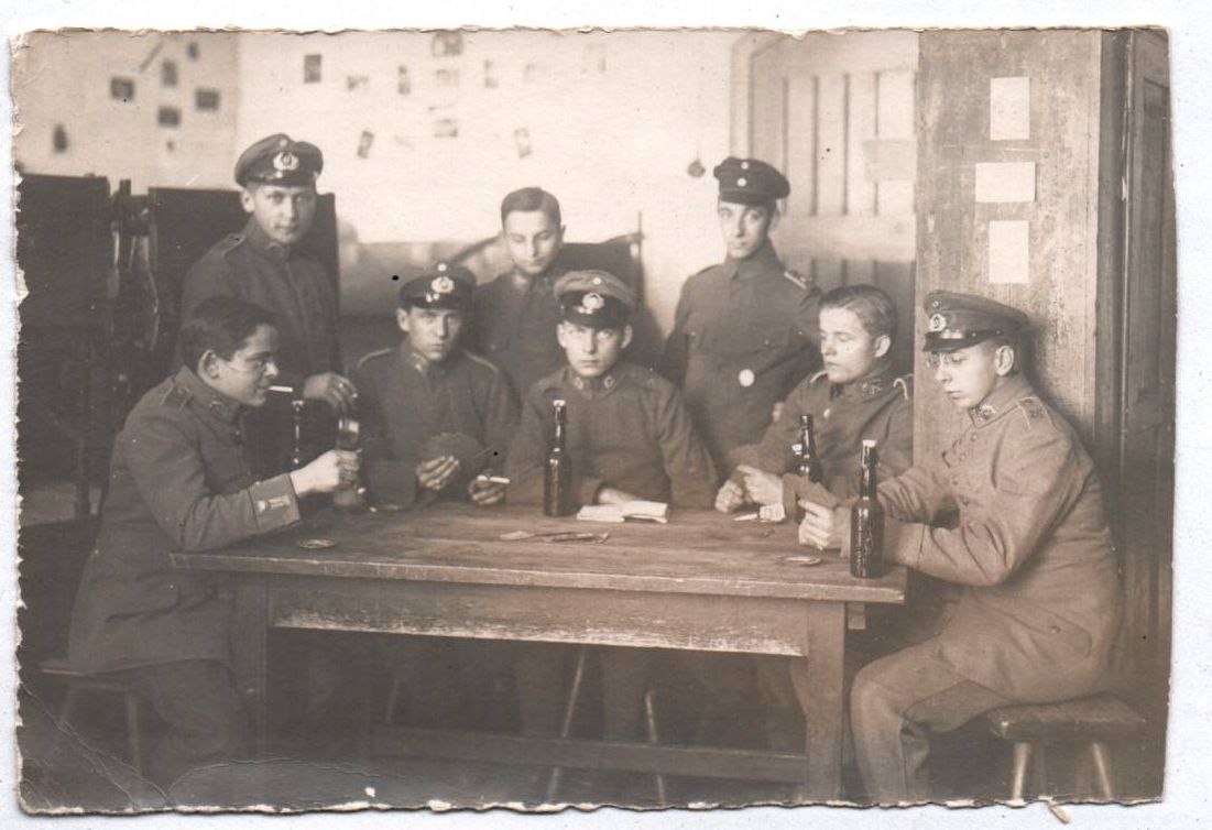 Foto Ak IR 26 wohl Freikorps Kragenspiegel um 1918 Foto Ak IR 26 wohl Freikorps Kragenspiegel um 1918
