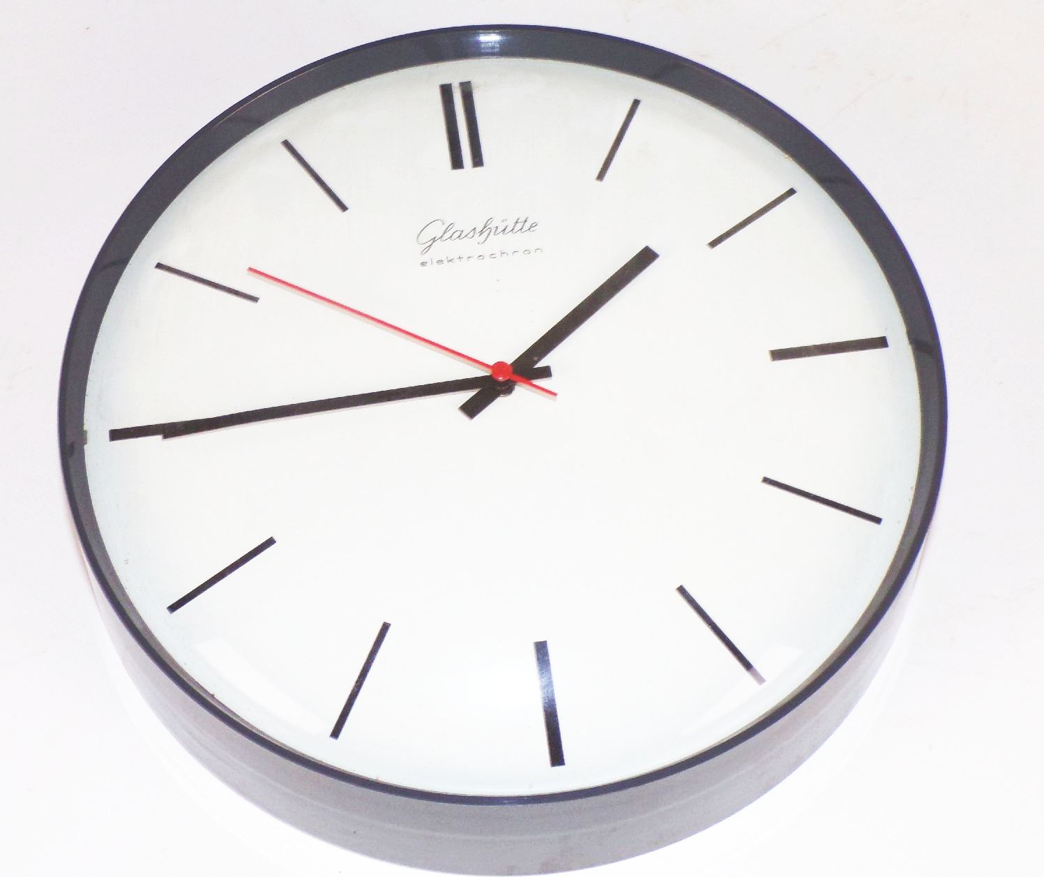 Alte Glashütte elektrochron Typ 410 Wanduhr Küchenuhr Rund Grau Uhr OVP 