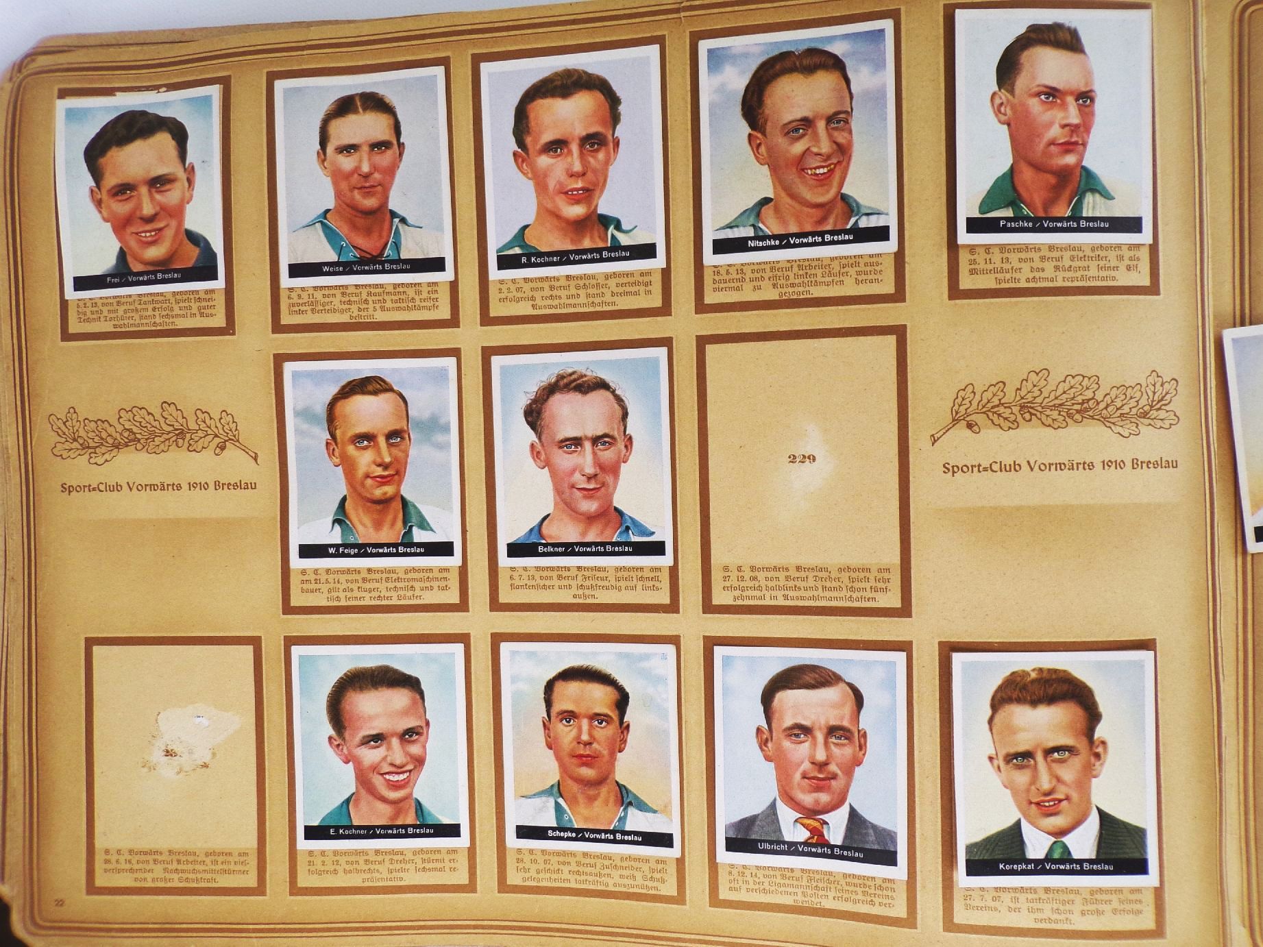 Hinein Fußball Sammelbilderalbum Cigarettenfabrik Müller Dresden um 1930 Hinein Fußball Sammelbilderalbum Cigarettenfabrik Müller Dresden um 1930