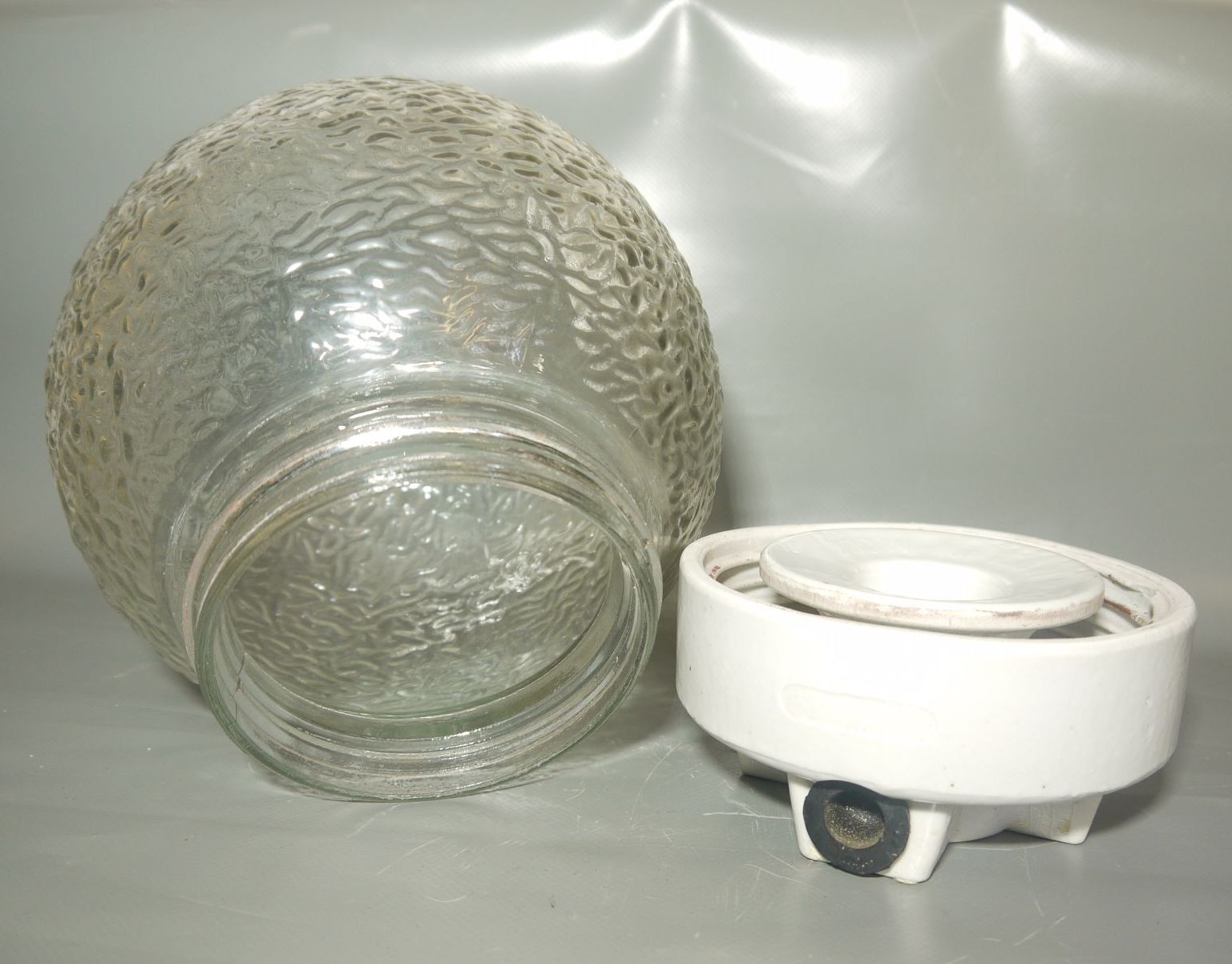 Alte Kellerlampe Kugellampe groß Lampe Glas Porzellan Fassung