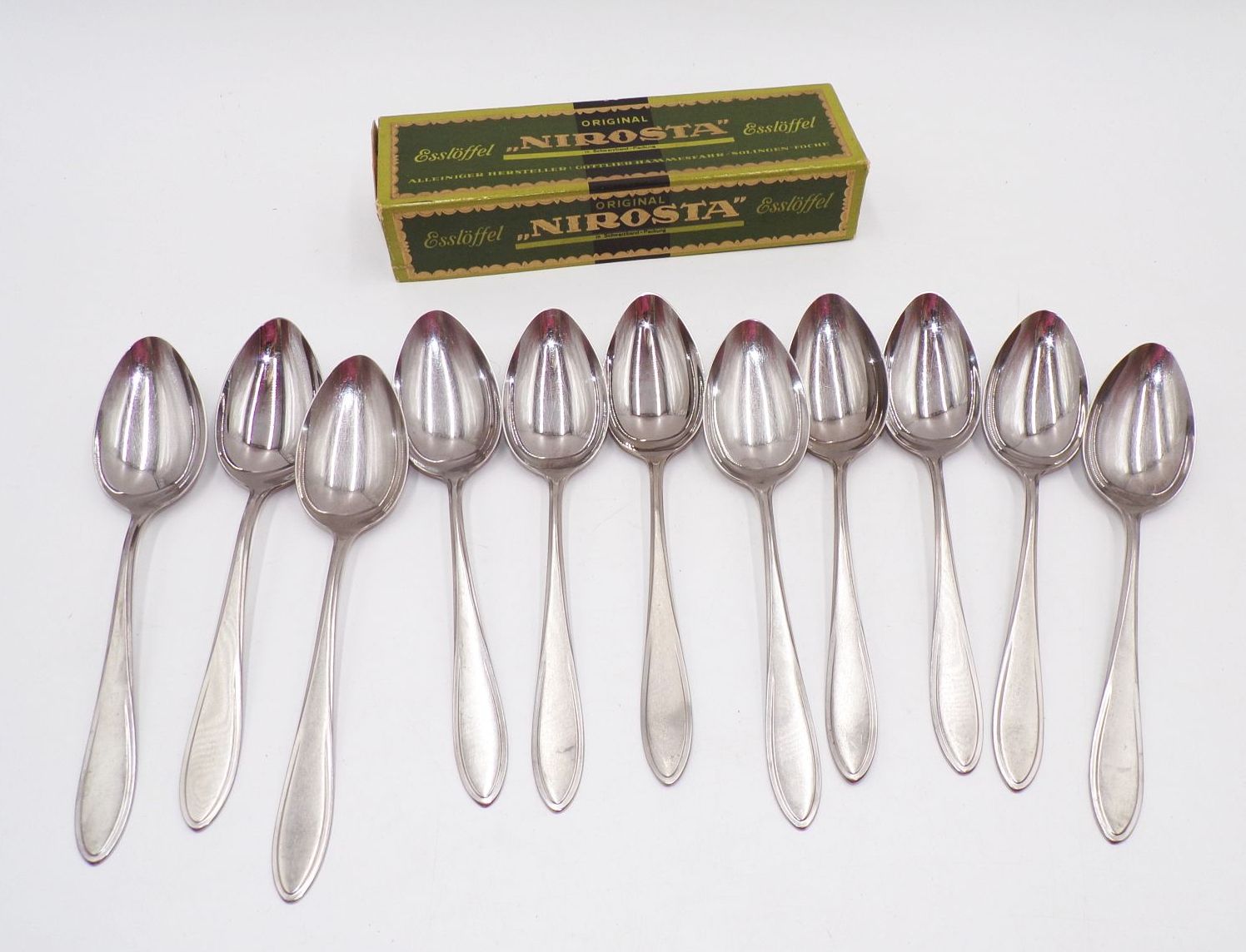 Nirosta Besteck 37 Teile mit Originalkarton Nirosta Besteck 37 Teile mit Originalkarton