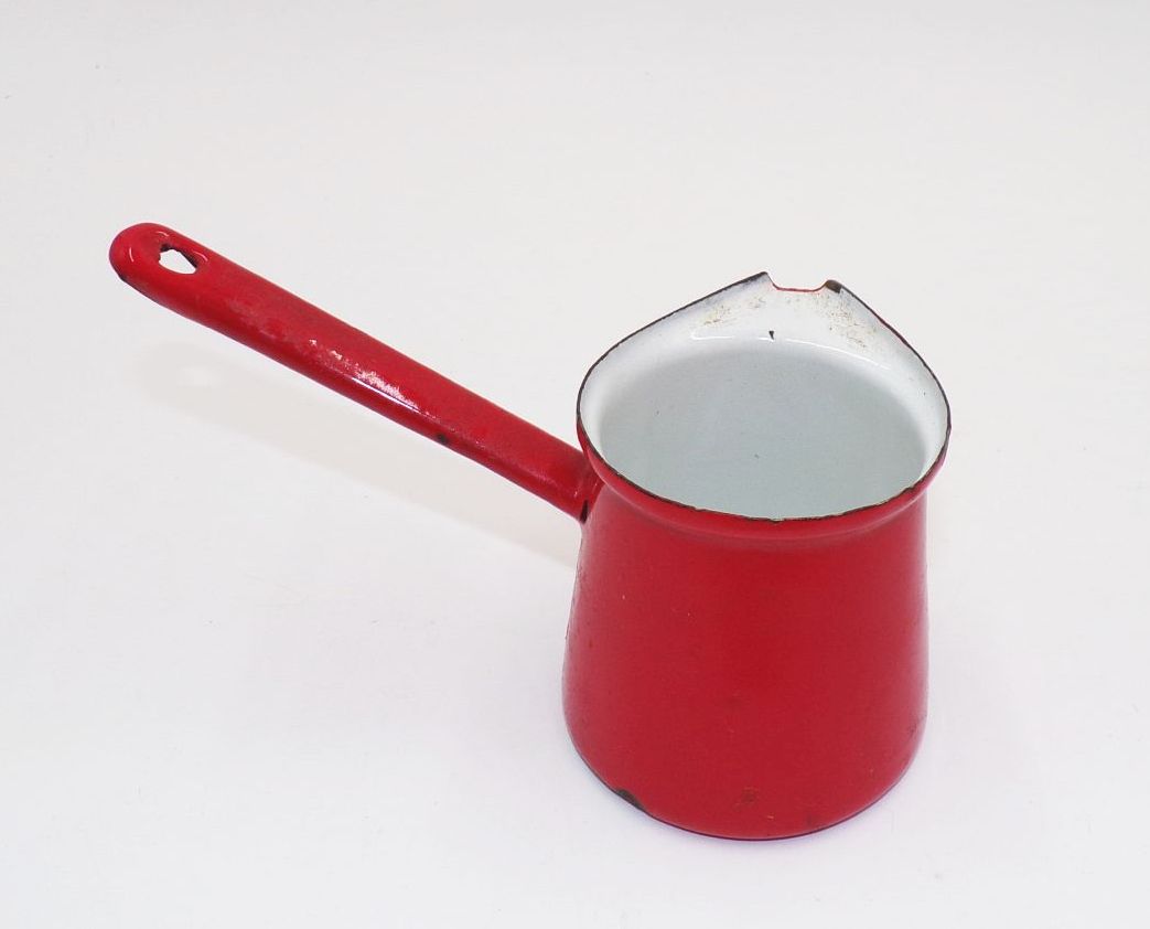 Alter Emaille Becher Schnabelbecher mit Griff Rot Weiß Gießer Vintage