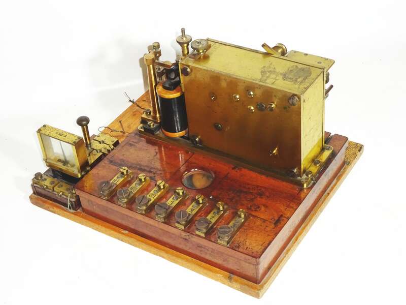 Morsetelegraph W Gurlt Berlin um 1880 Morseapparat Morsegerät Schreibtelegraph 