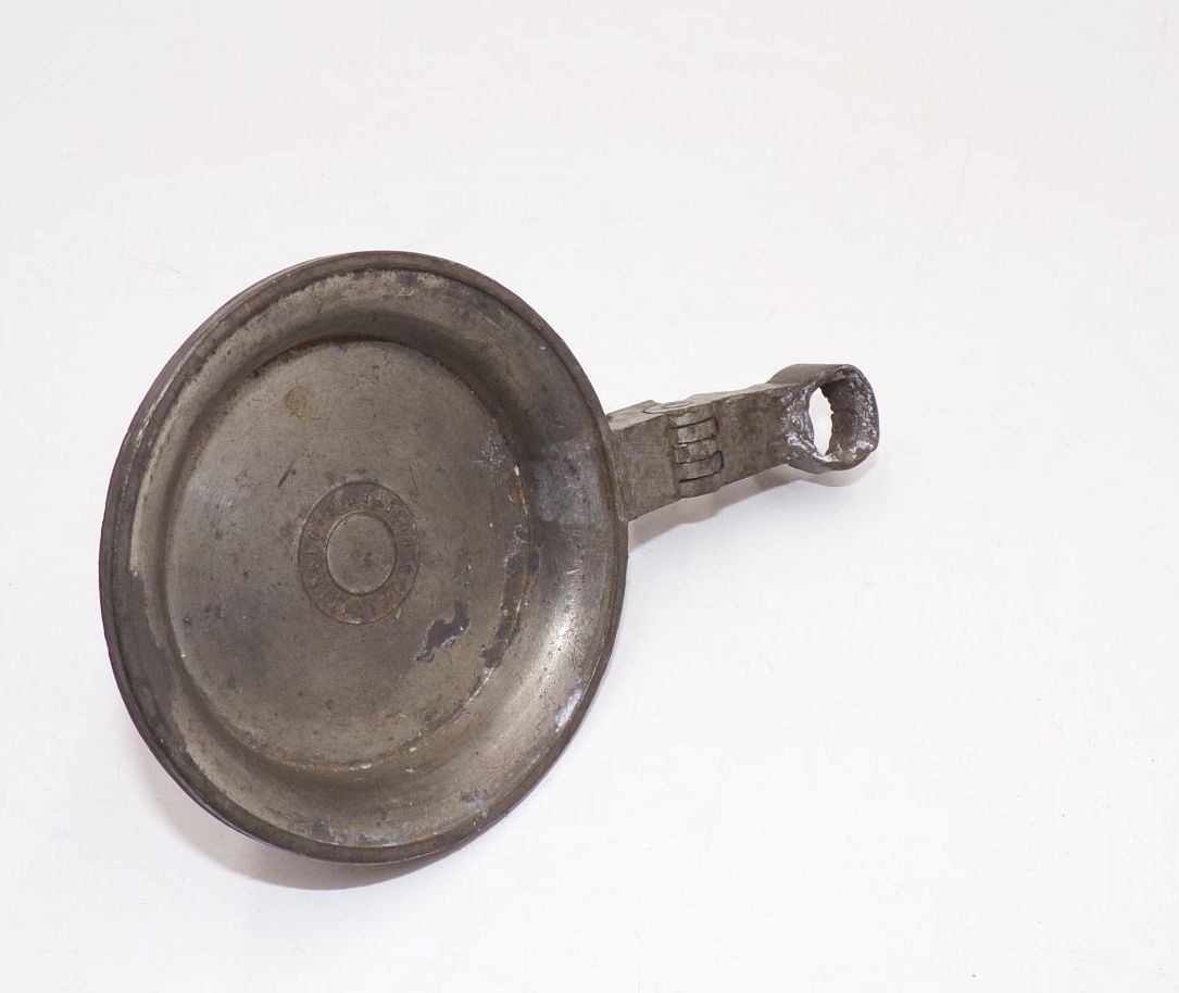 Alter Zinndeckel Ledererbräu Nürnberg um 1900 für Bierkrug Alter Zinndeckel Ledererbräu Nürnberg um 1900 für Bierkrug
