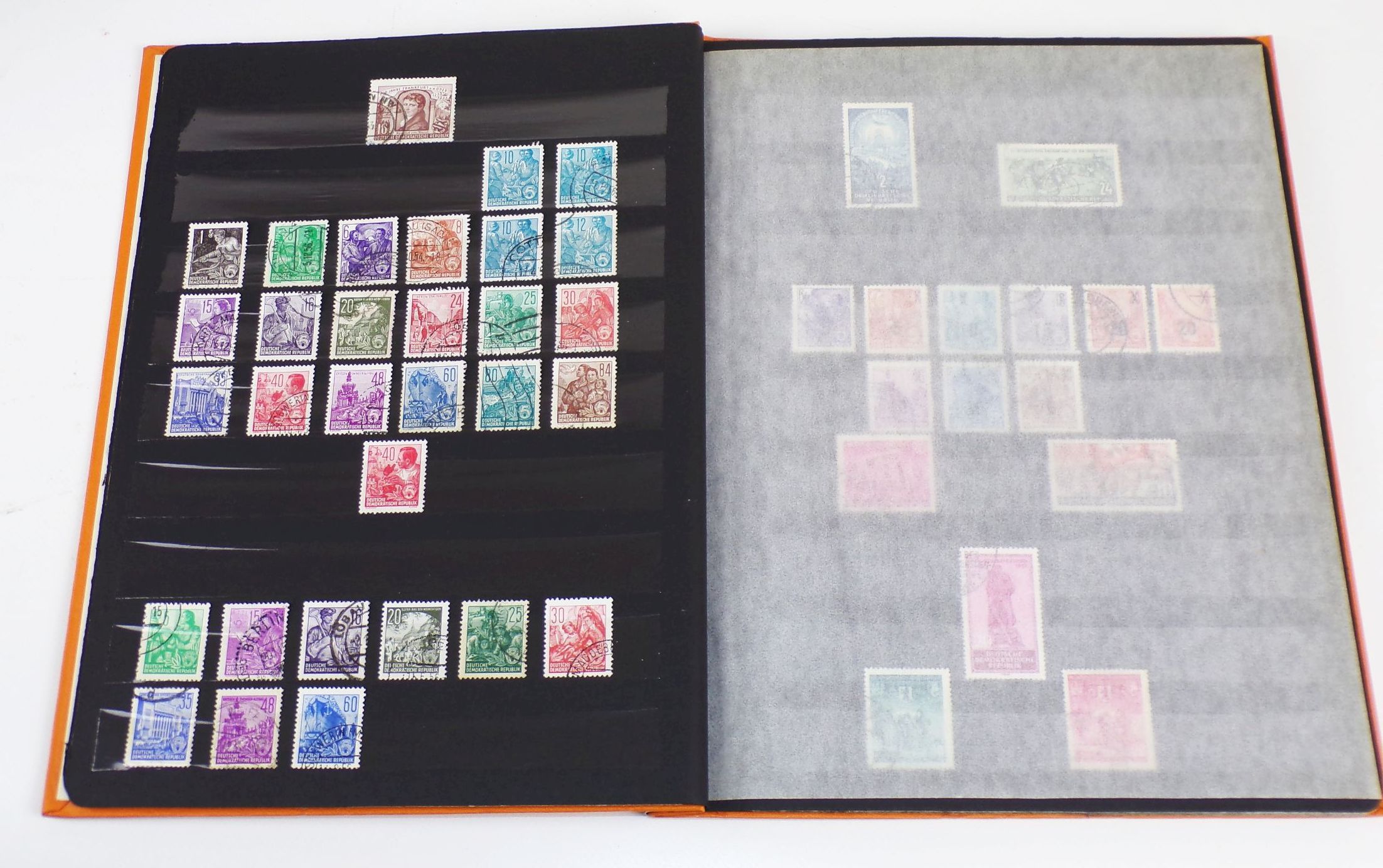 Briefmarken Sammlung Schwerpunkt DDR wenig BRD kaum Ausland 31 Alben 