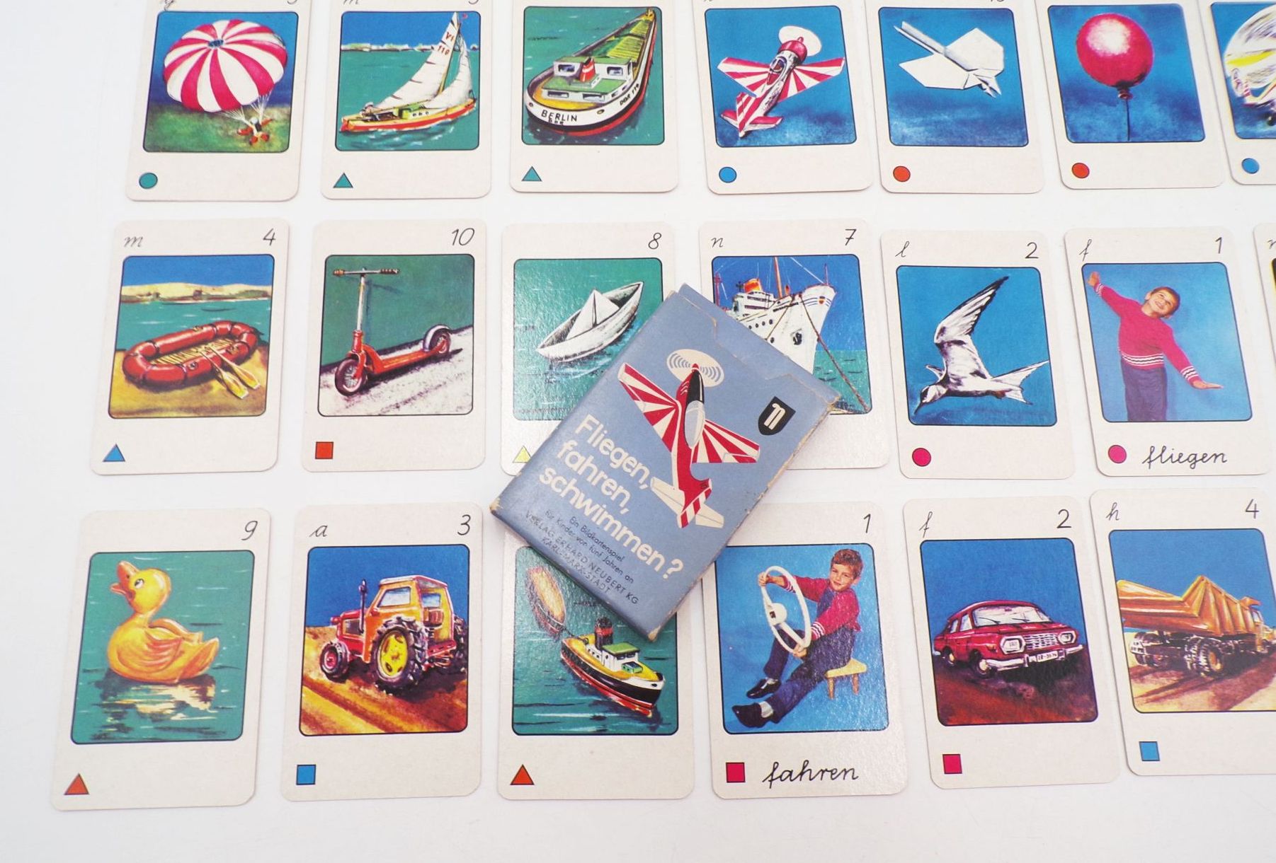 Fliegen fahren schwimmen Bildkartenspiel Neubert DDR 1970 Fliegen fahren schwimmen Bildkartenspiel Neubert DDR 1970