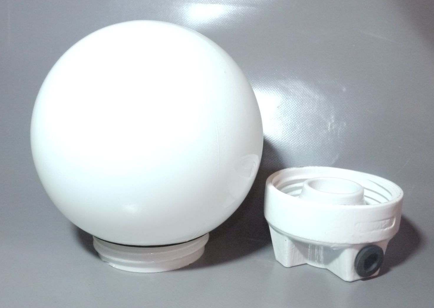 Alte Außenleuchte Porzellan Fassung alte Kugellampe IP41 Glas Weiss Bauhaus
