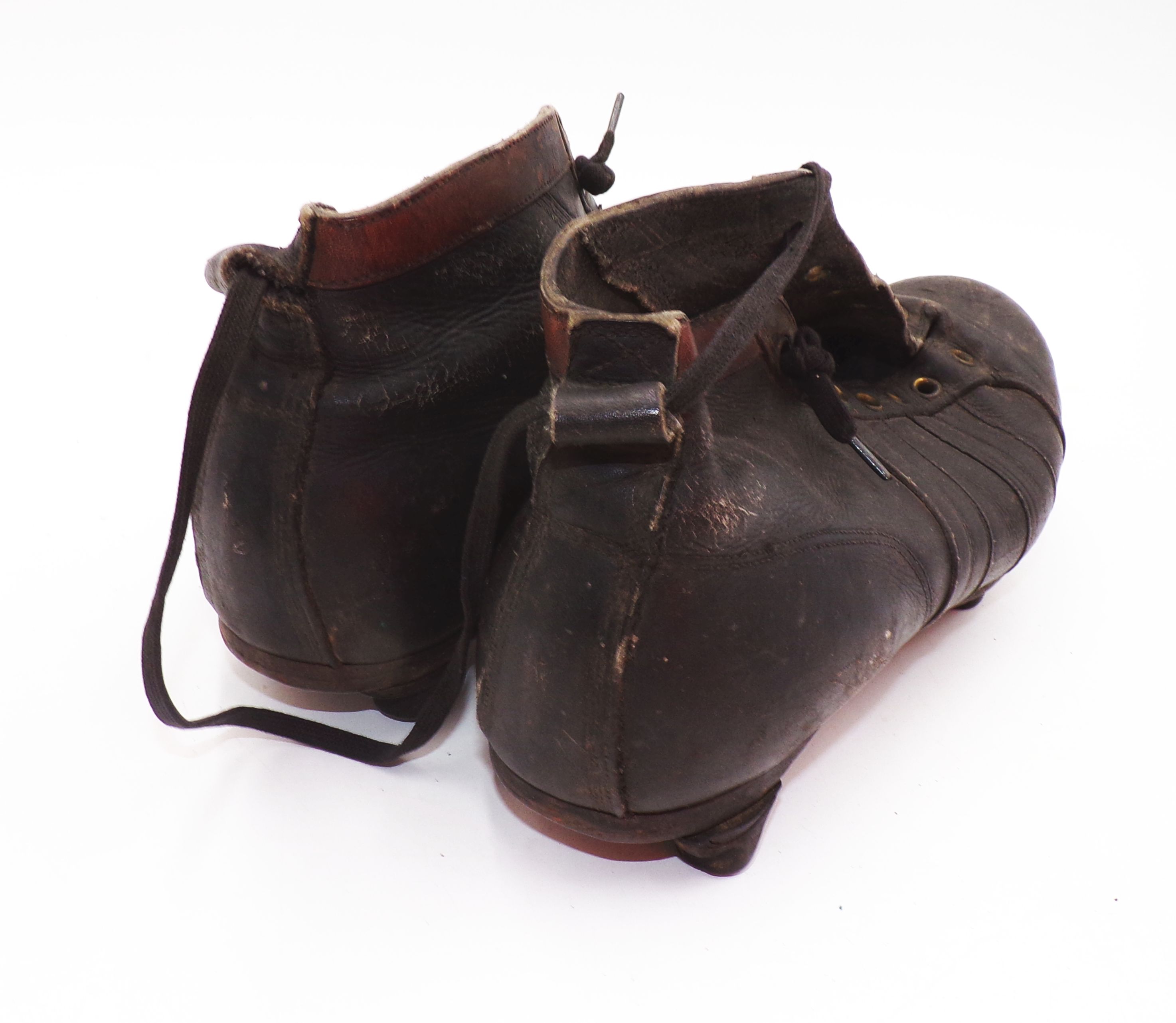 Alte Fussballschuhe genagelt Vintage boots Alte Fussballschuhe genagelt Vintage boots