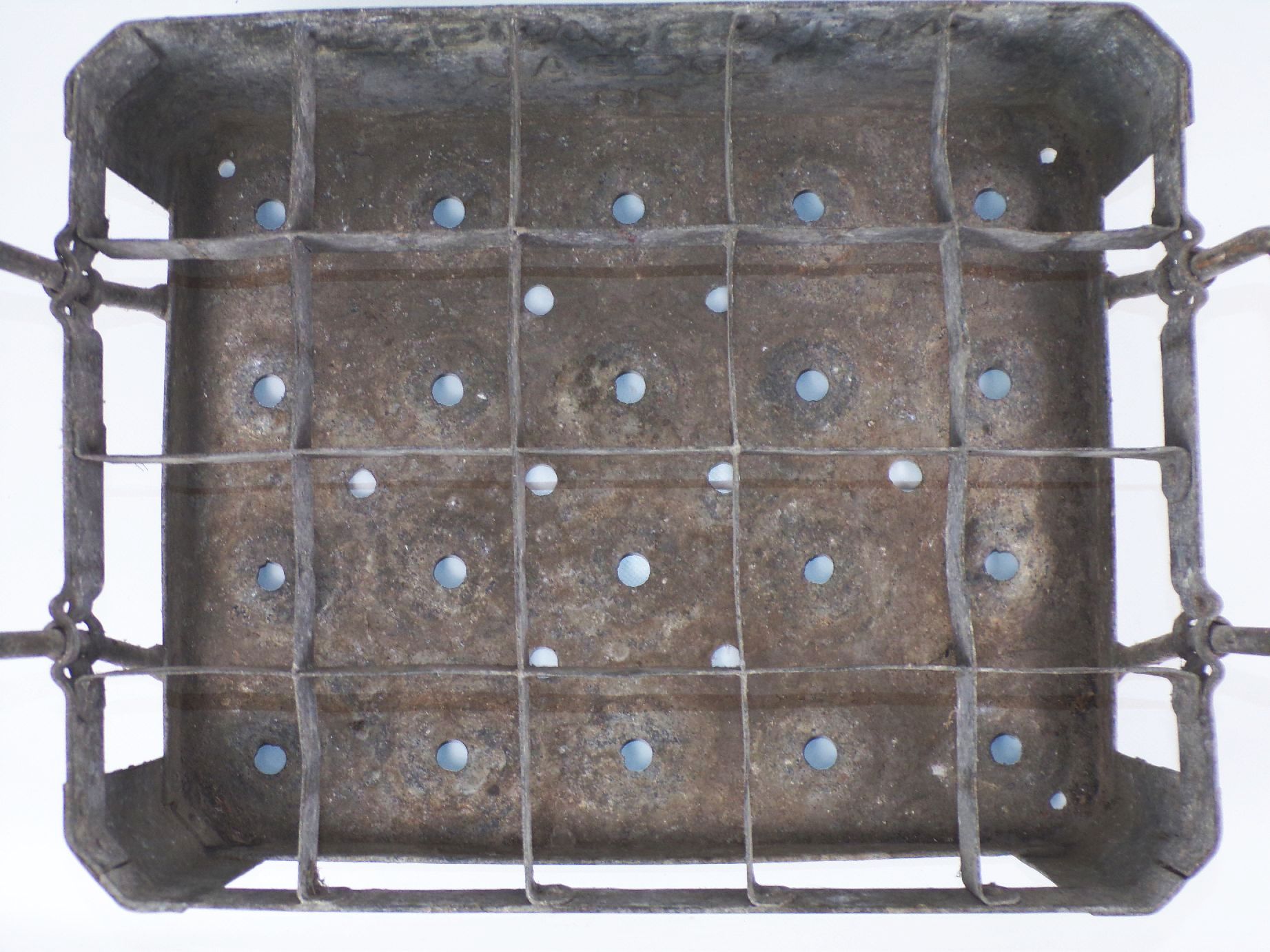 Alter Bierkasten Aktien Brauerei Löbau Metall Flaschenkasten 