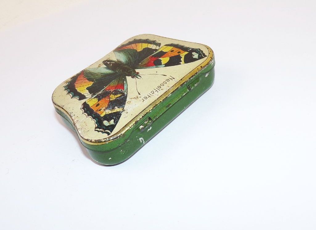 Alte Hartwig und Vogel Blechdose Nesselfalter Automatendose