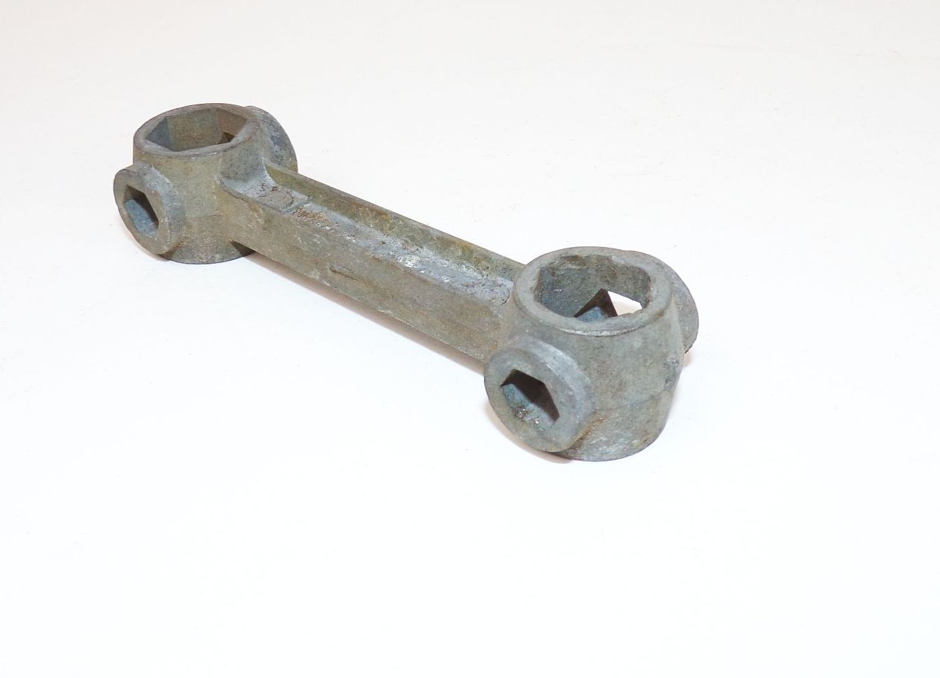 DDR Knochenschlüssel Sechskant Schlüssel Fahrrad 8 Loch Bordwerkzeug