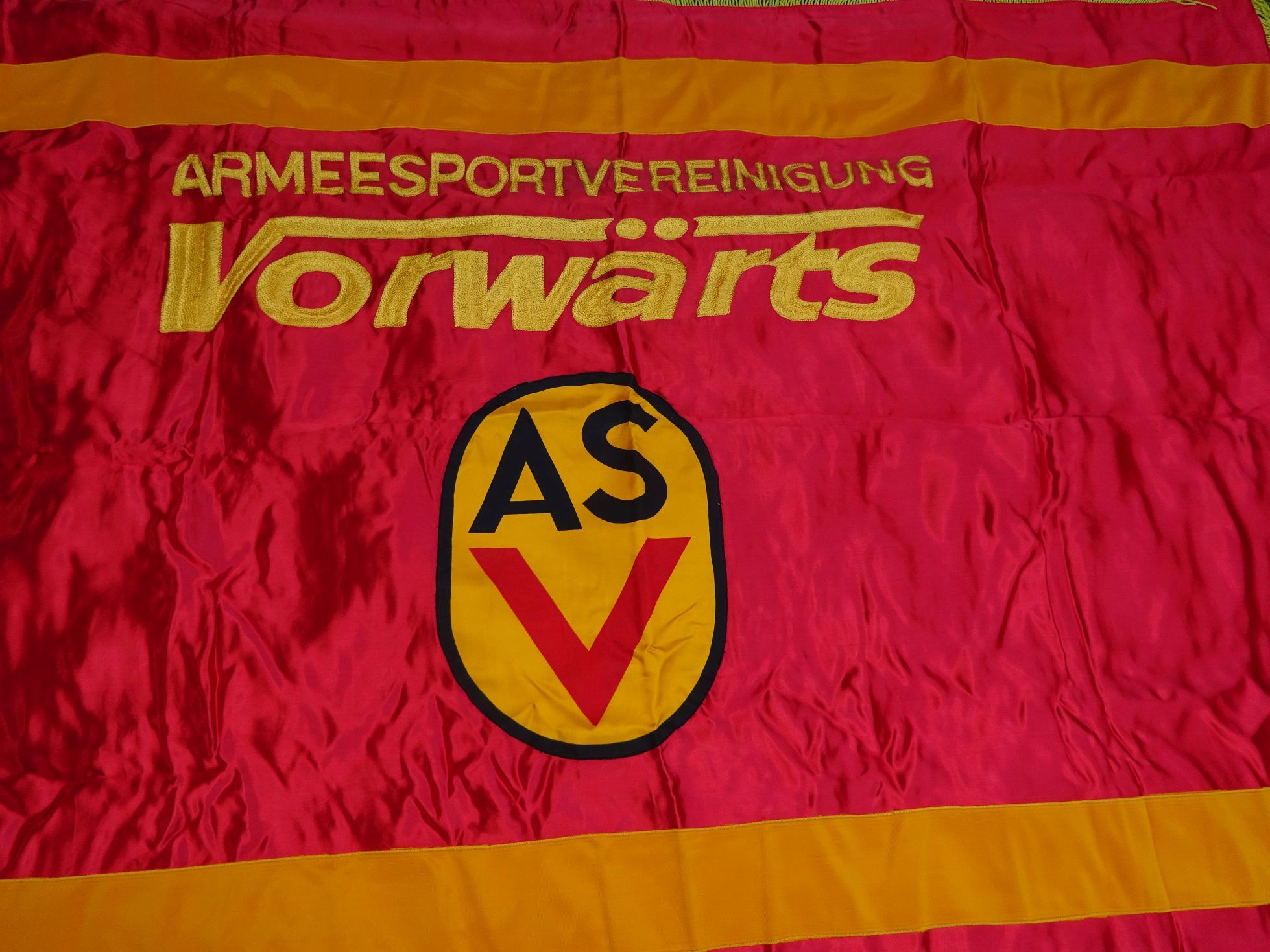 Alte Fahne Seide Armeesportvereinigung Vorwärts Dresden ASV DDR GDR