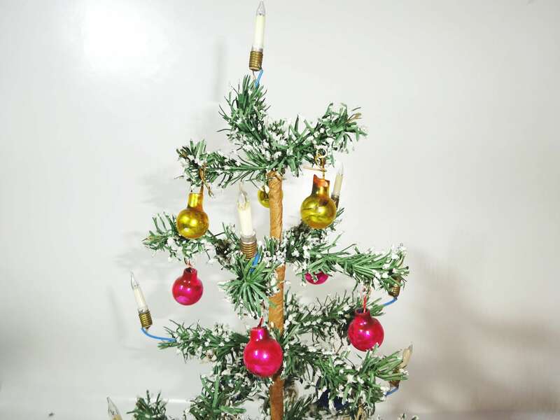 Alter Christbaum Weihnachtsbaum beleuchtet Tischweihnachtsbaum 34 cm