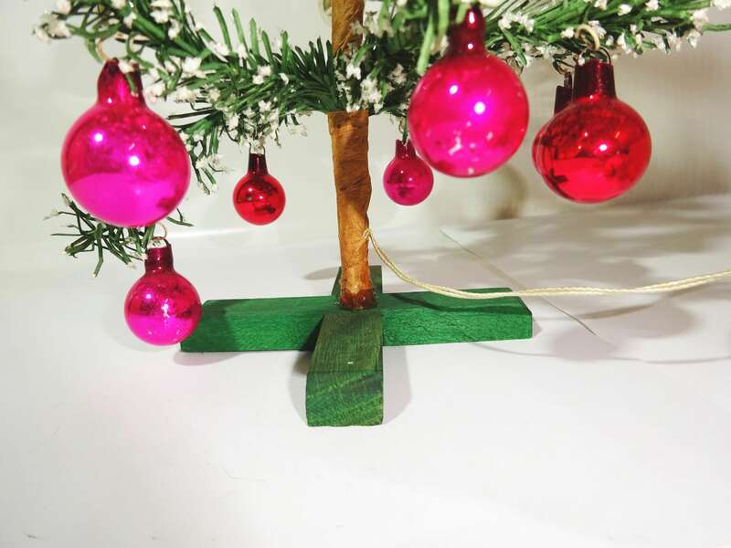 Alter Christbaum Weihnachtsbaum beleuchtet Tischweihnachtsbaum 34 cm