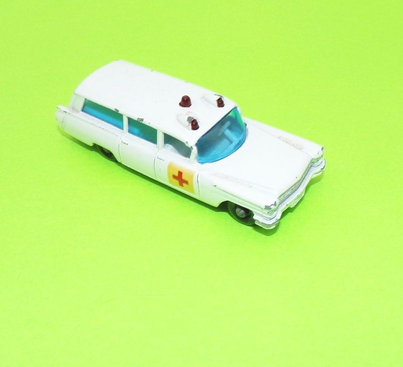 Old Matchbox Auto No 54 Cadillac Ambulance mit OVP Old Matchbox Auto No 54 Cadillac Ambulance mit OVP